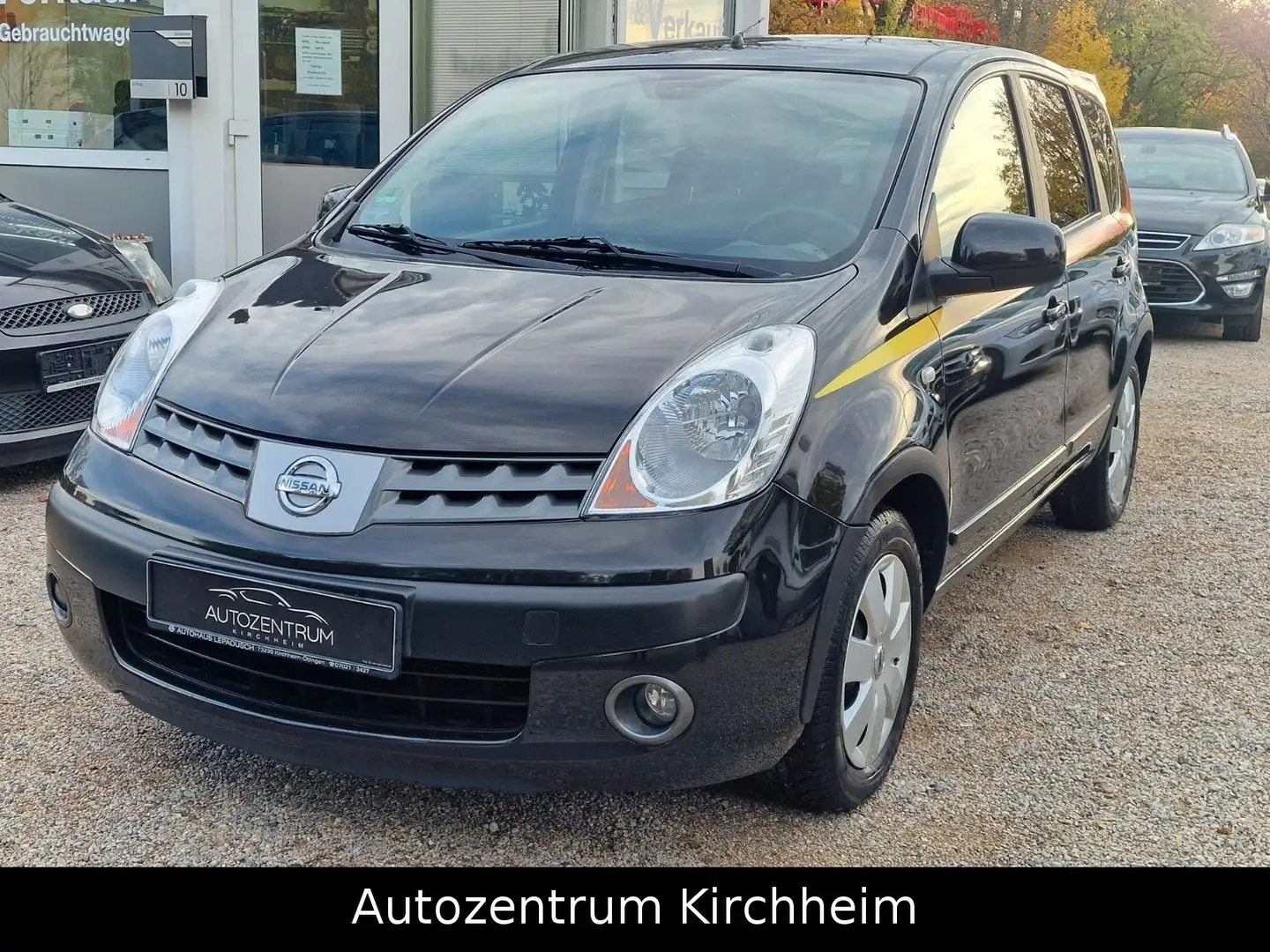 Nissan Note Acenta 1.6**4-Zylinder** Schwarz - 1