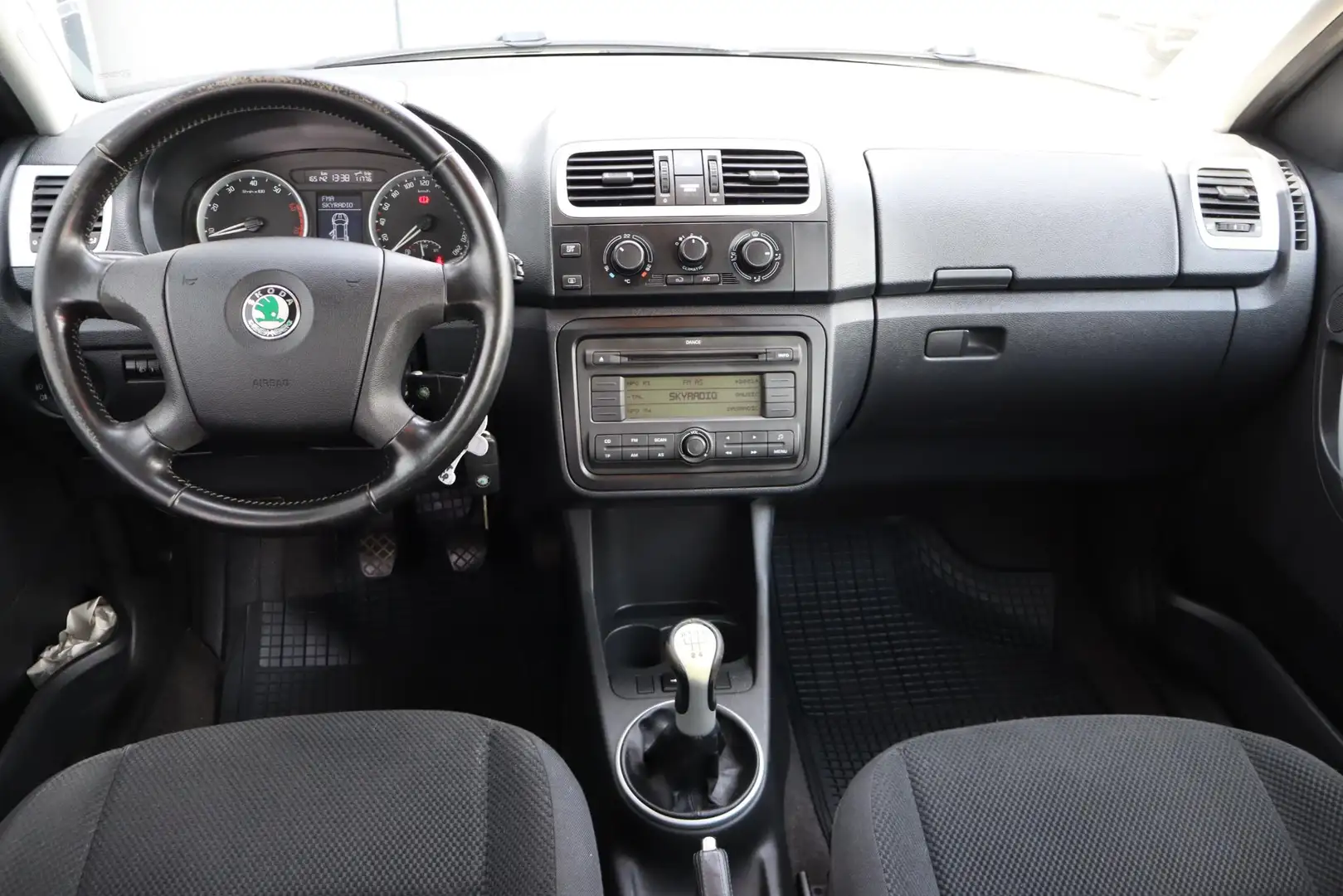 Skoda Roomster 1.4-16V Navigator Airco, Cruise control, Elektrisc Grijs - 2