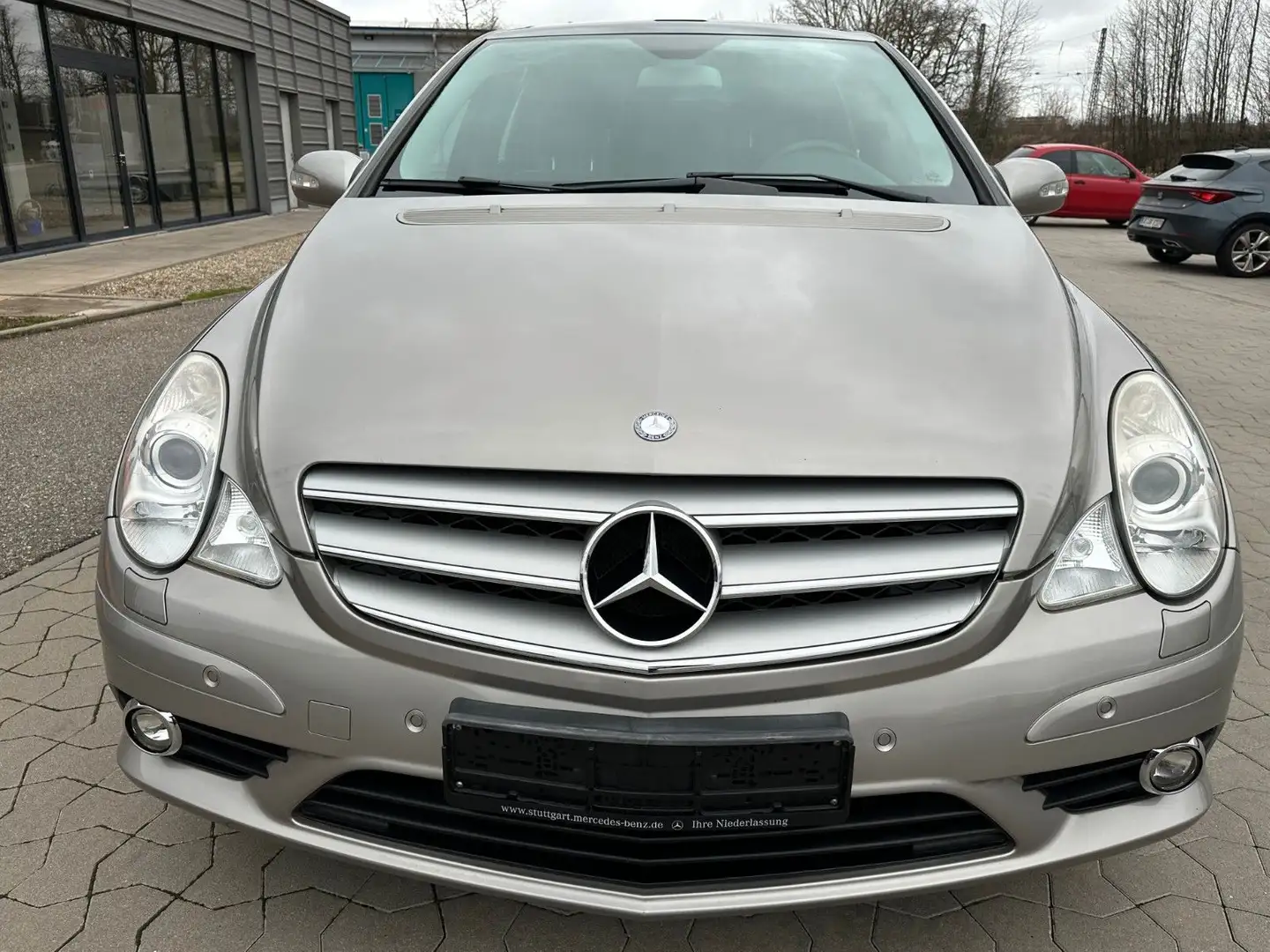 Mercedes-Benz R 280 / nur 71.180  km /aus 1.Hand /AMG-Optik / Gümüş rengi - 1