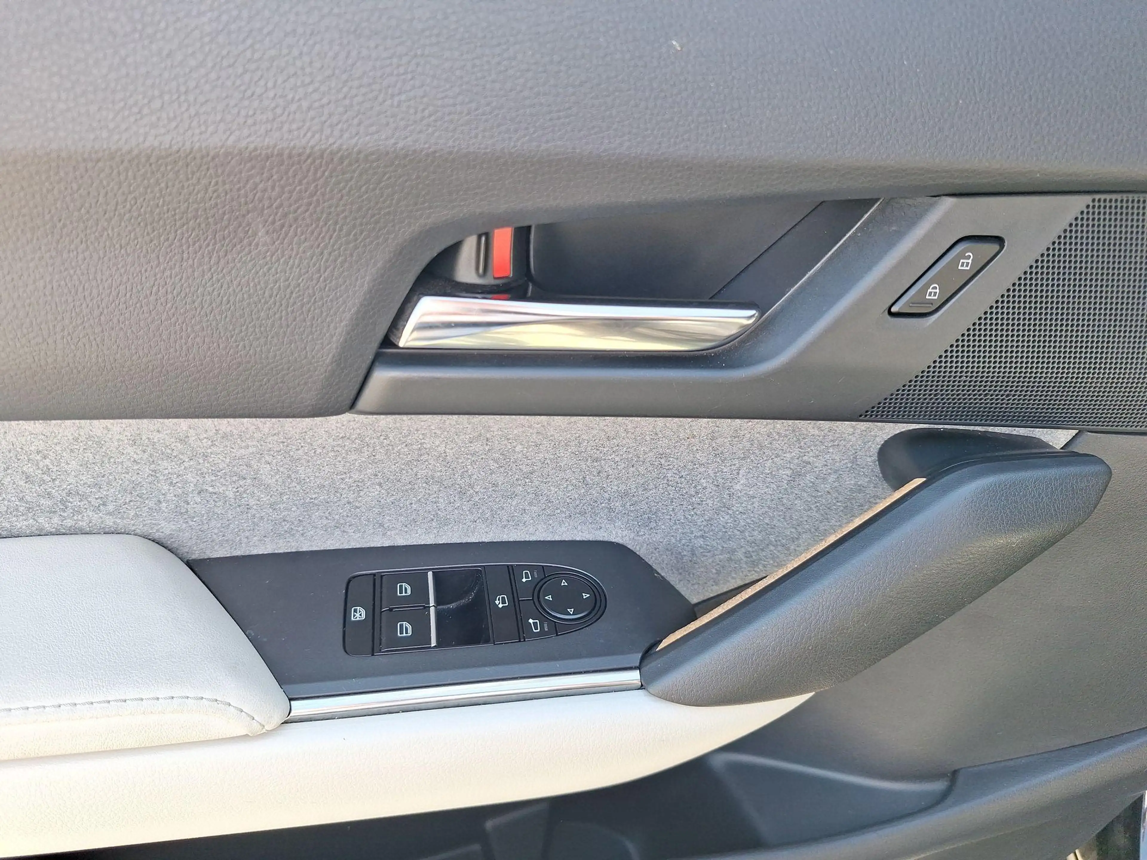 Mazda MX-30 e-SkyActiv 145 Comfort 36 kWh | NL-Auto | SOH 94% — photo 12