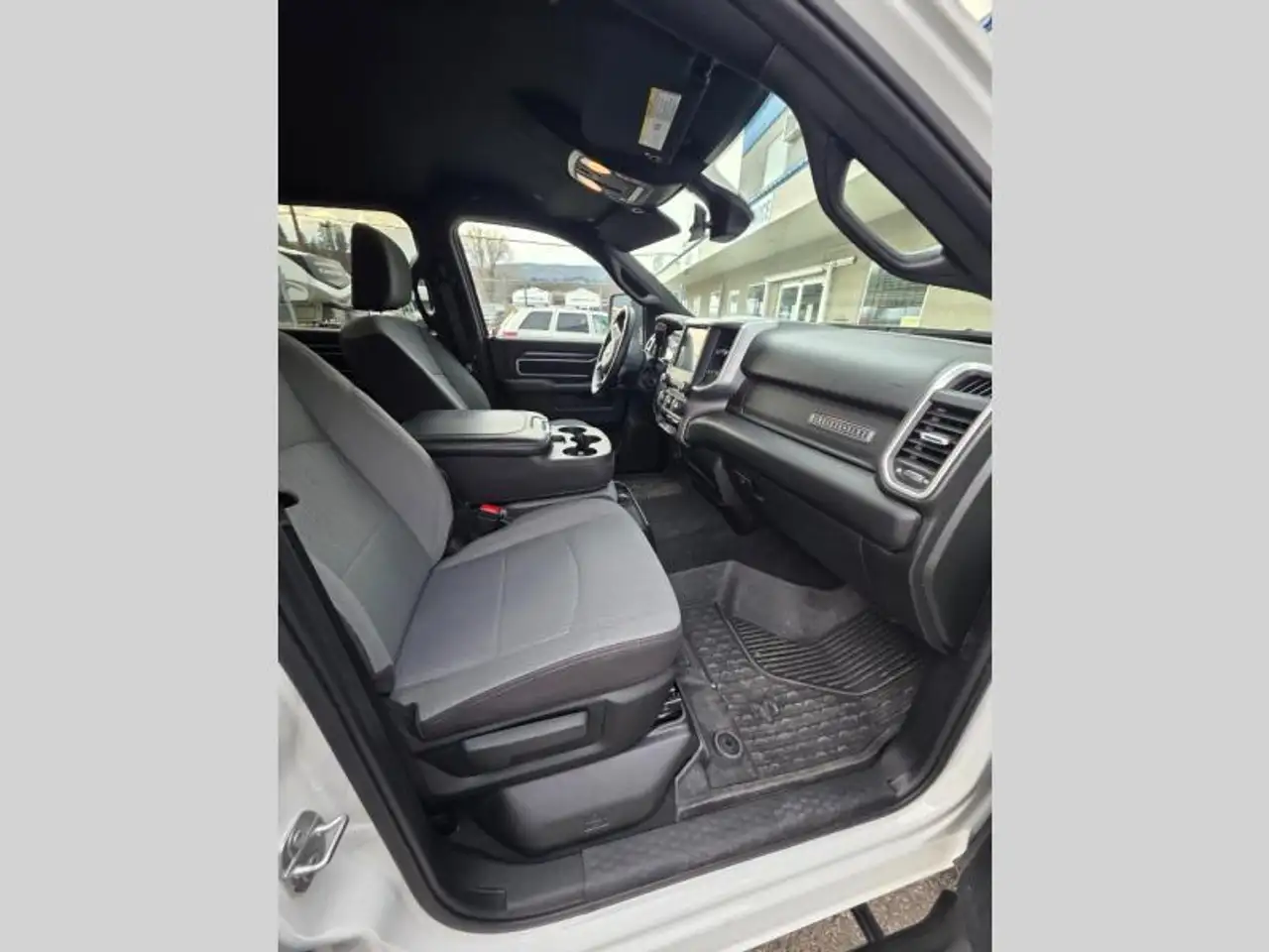 RAM 3500 снимка RAM 3500