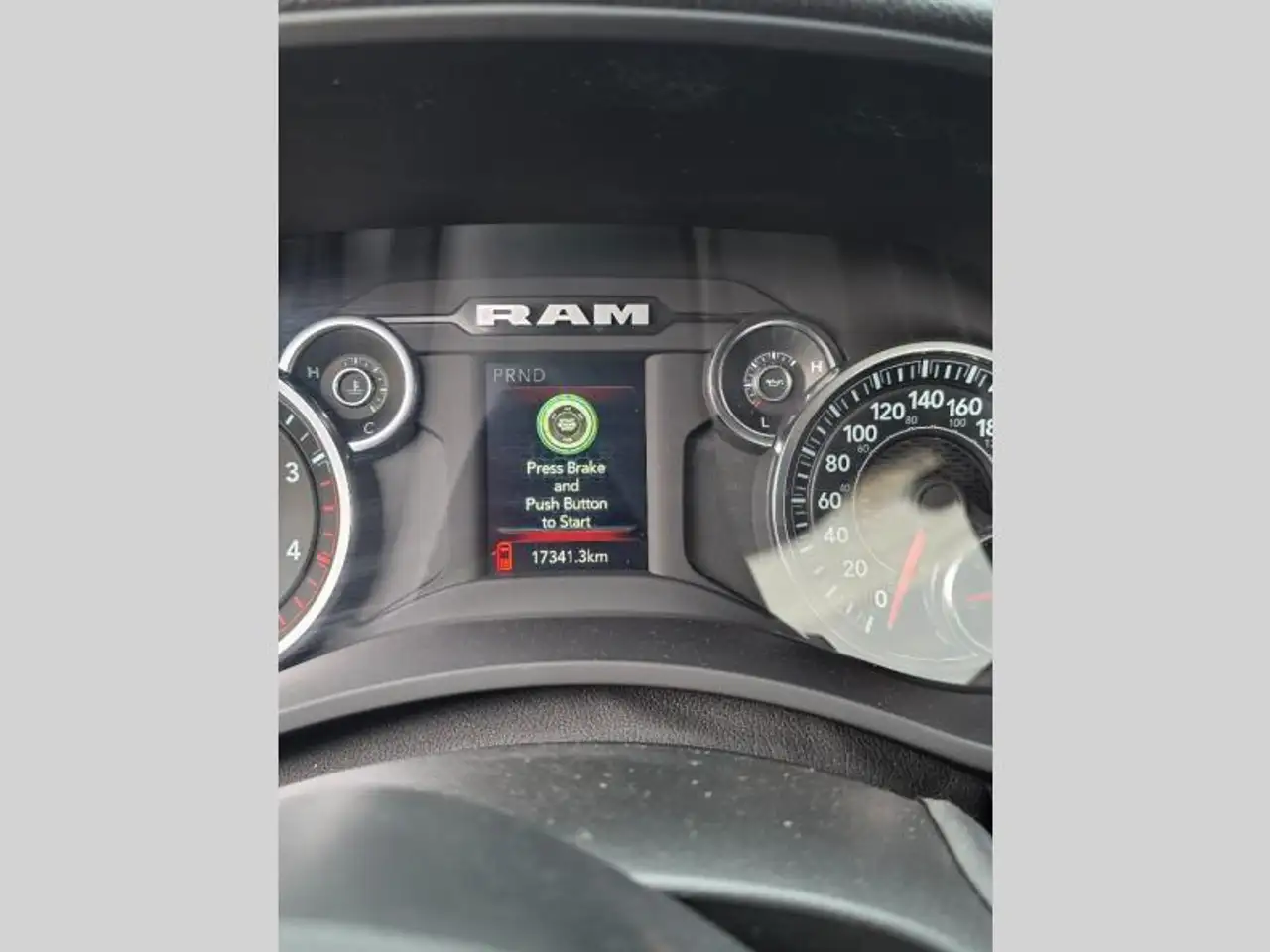 RAM 3500 снимка RAM 3500