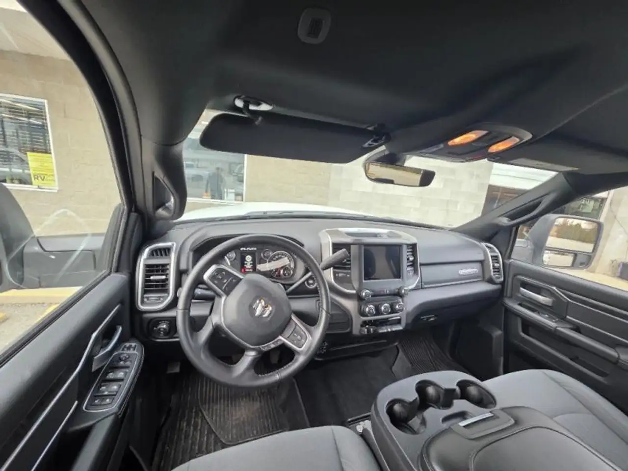 RAM 3500 снимка RAM 3500