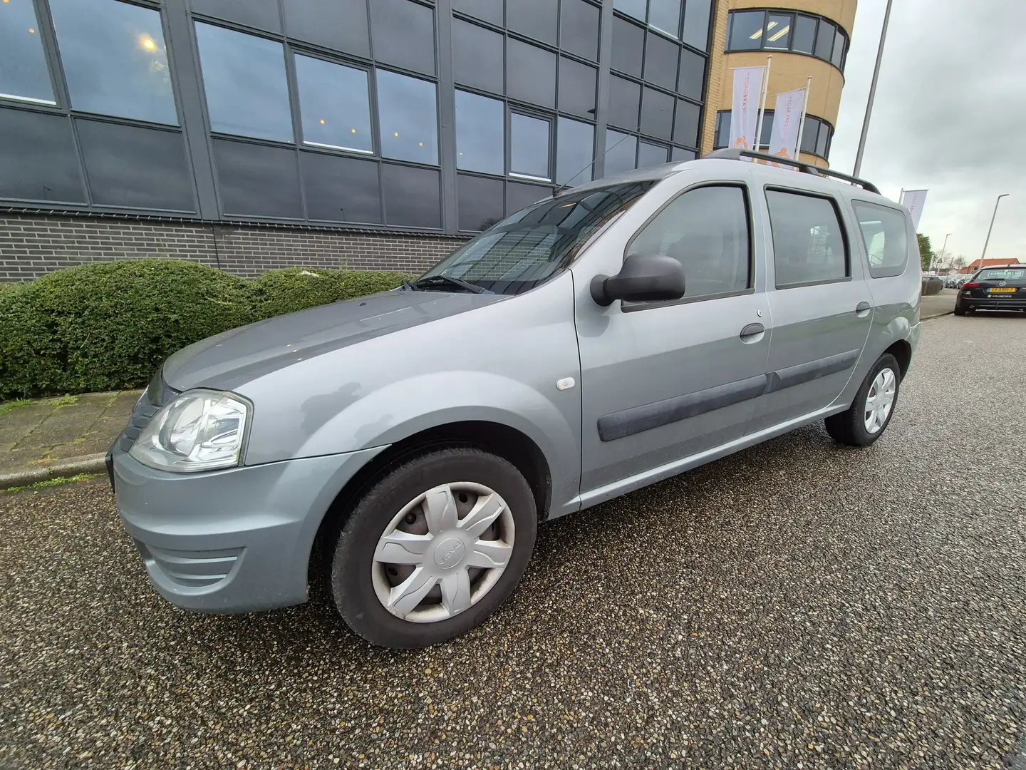 Dacia Logan Logan 1.6 Ambiance - 1