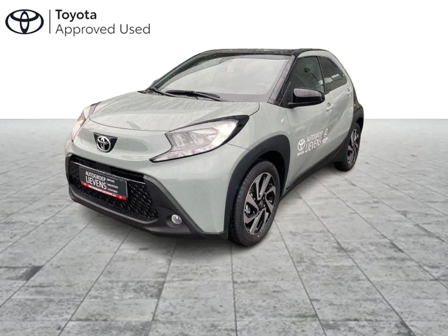 Toyota Aygo X PULSE 1.0 BENZ MT Verde - 1