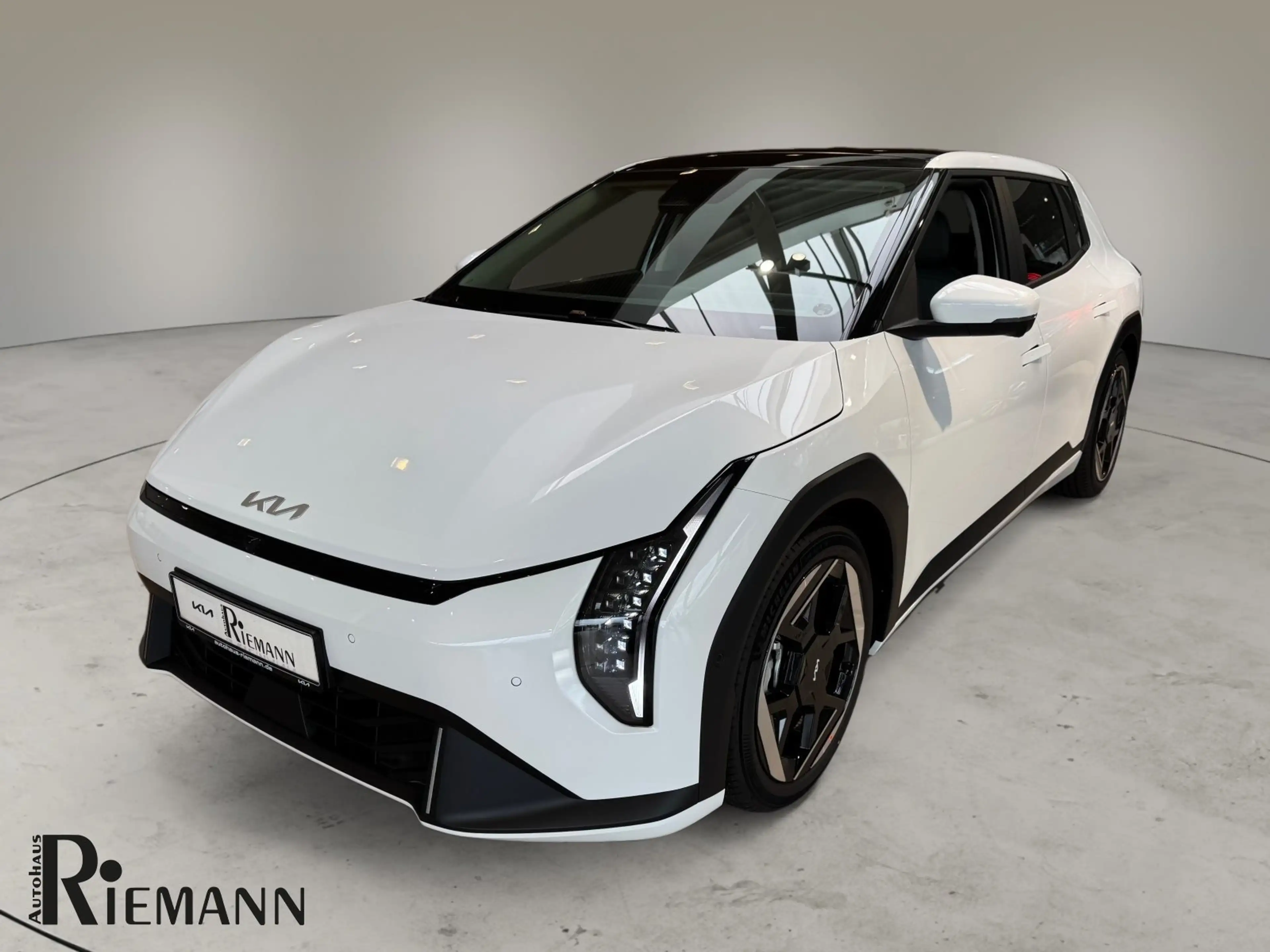 Kia EV4 81,4-kWh Earth + DriveWise-ADAS-Paket
