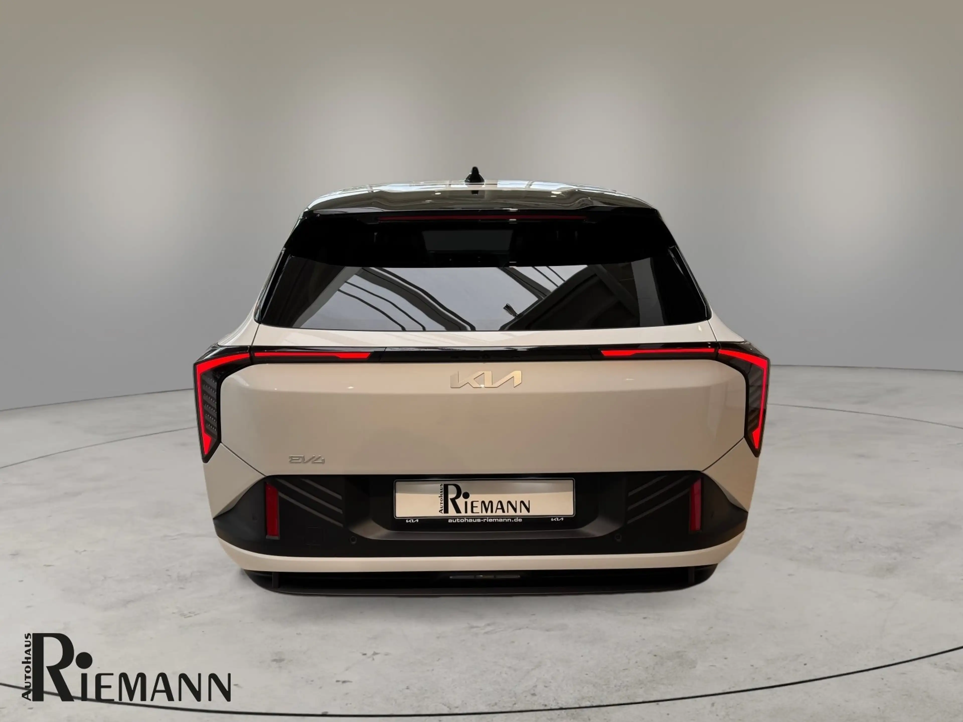 Kia EV4 81,4-kWh Earth + DriveWise-ADAS-Paket — photo 4