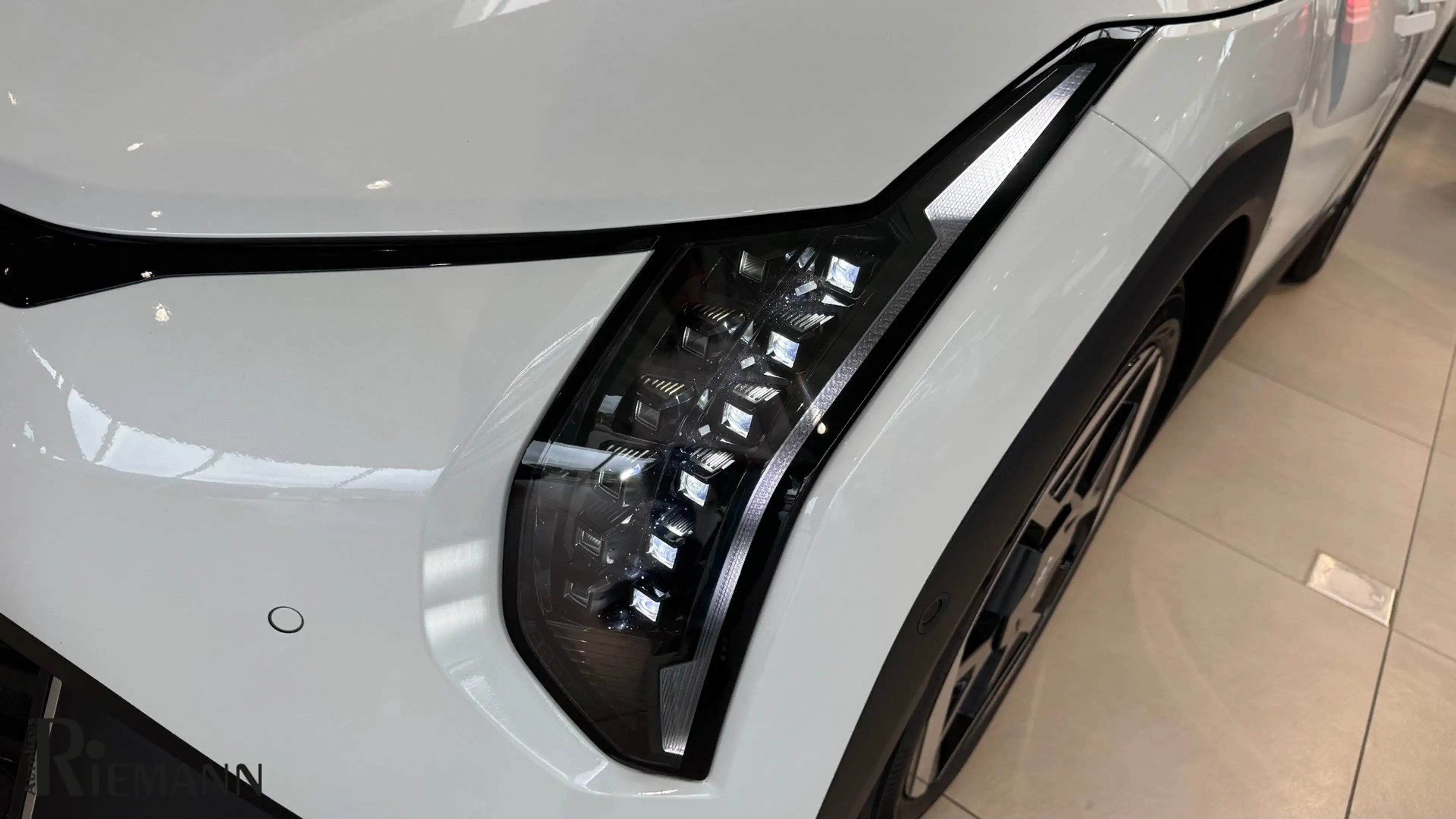 Kia EV4 81,4-kWh Earth + DriveWise-ADAS-Paket — photo 10