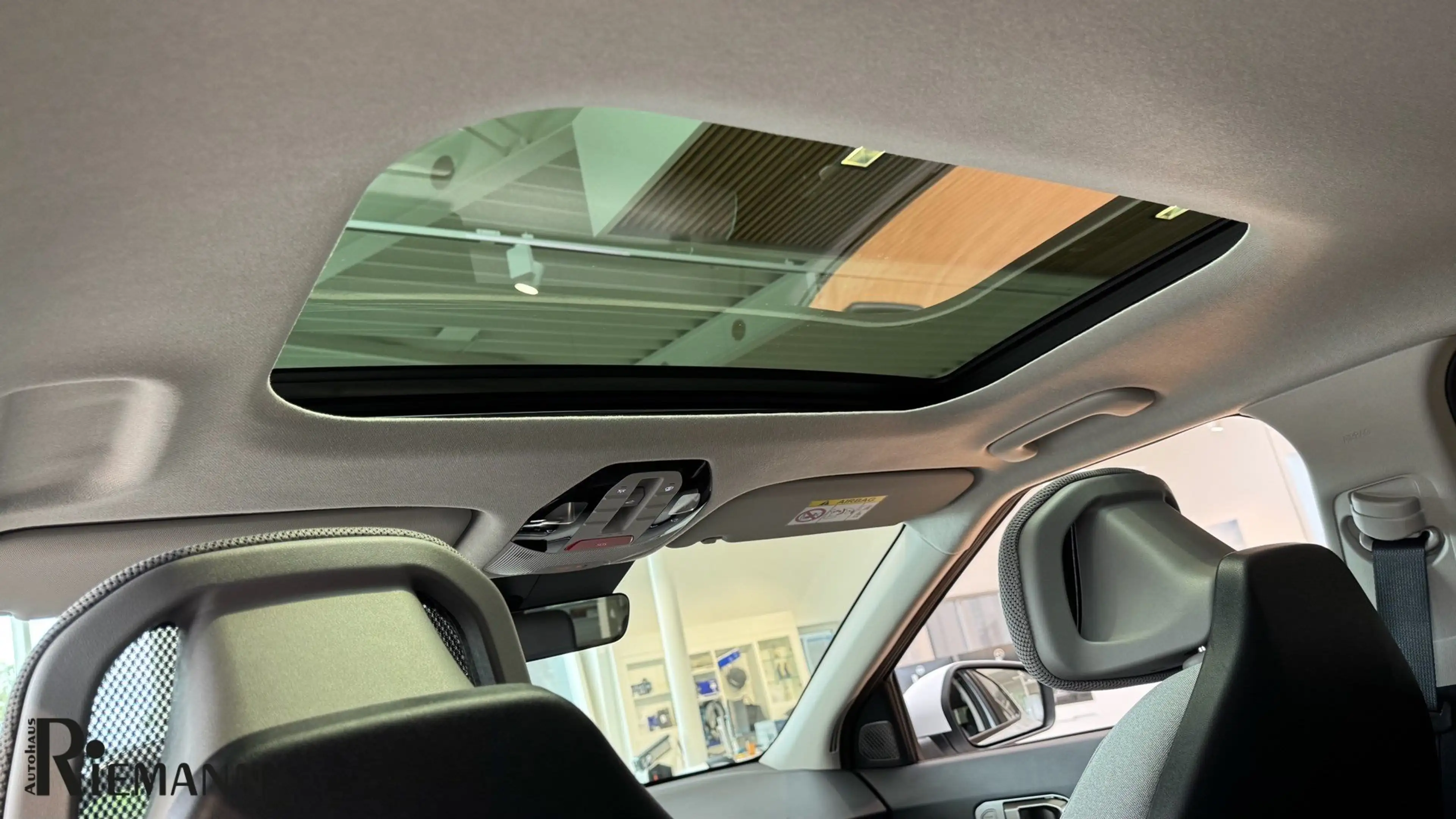 Kia EV4 81,4-kWh Earth + DriveWise-ADAS-Paket — photo 13