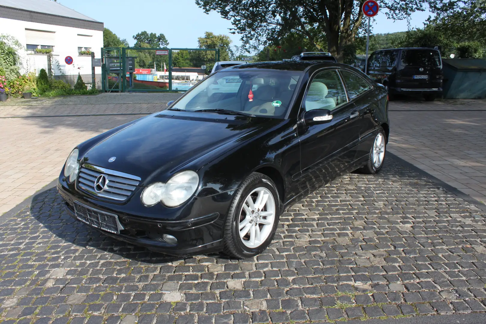 Mercedes-Benz C 180 Sportcoupe/Automatik/Klima/90Tkm. Schwarz - 2
