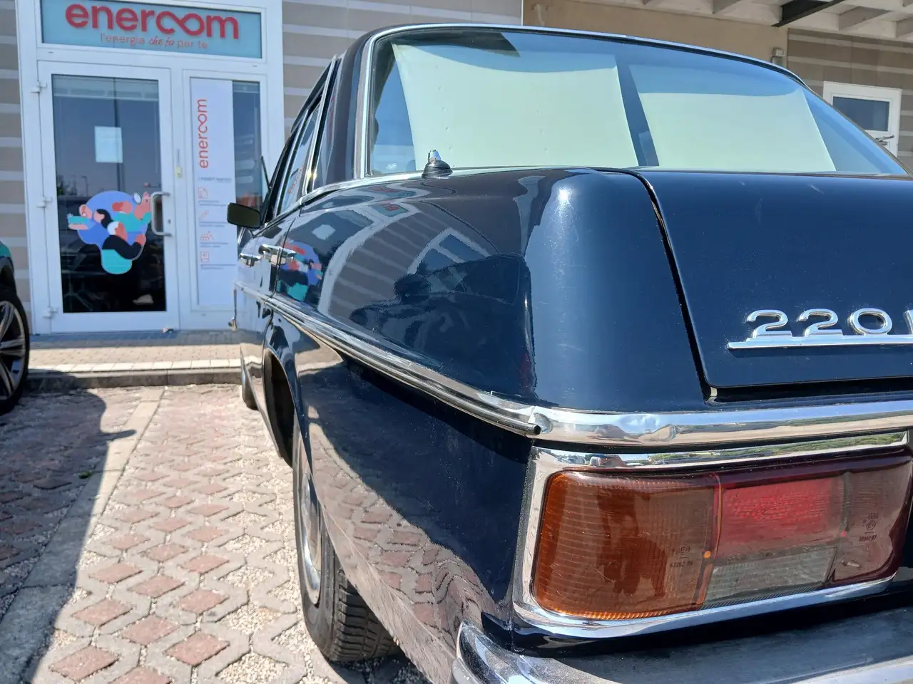 Mercedes-Benz 220, foto 6