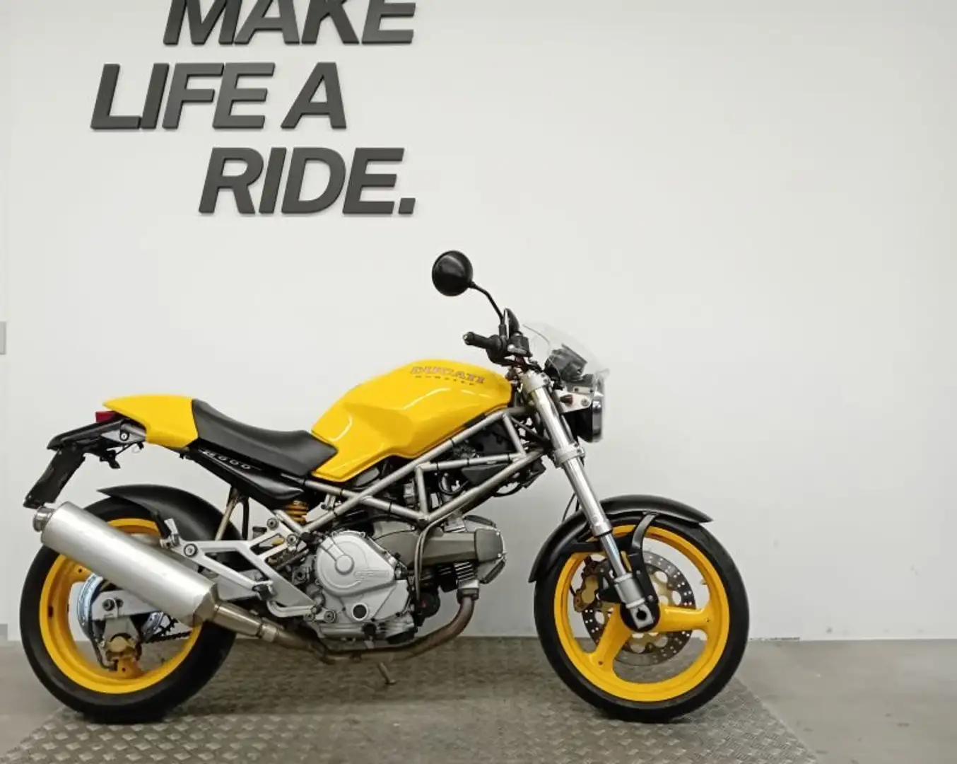 Ducati Monster 600 Jaune - 1