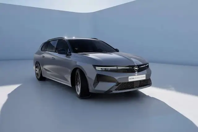 Opel Astra view 3