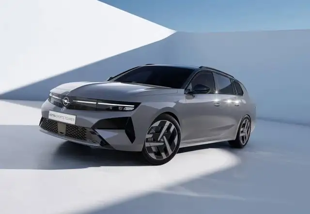 Opel Astra view 2