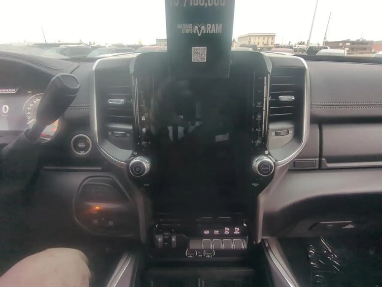 RAM 3500 снимка RAM 3500
