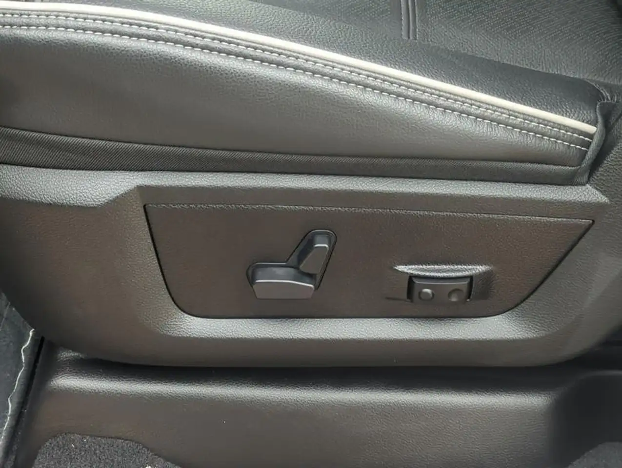 RAM 3500 снимка RAM 3500