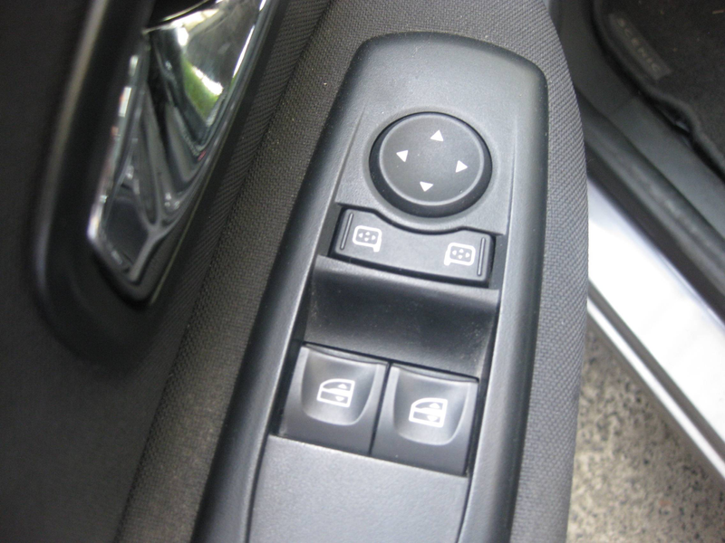 Renault Megane Scenic 1.2 TCe Clim Ct ok Feuille rose Prêt à immatriculer — photo 11