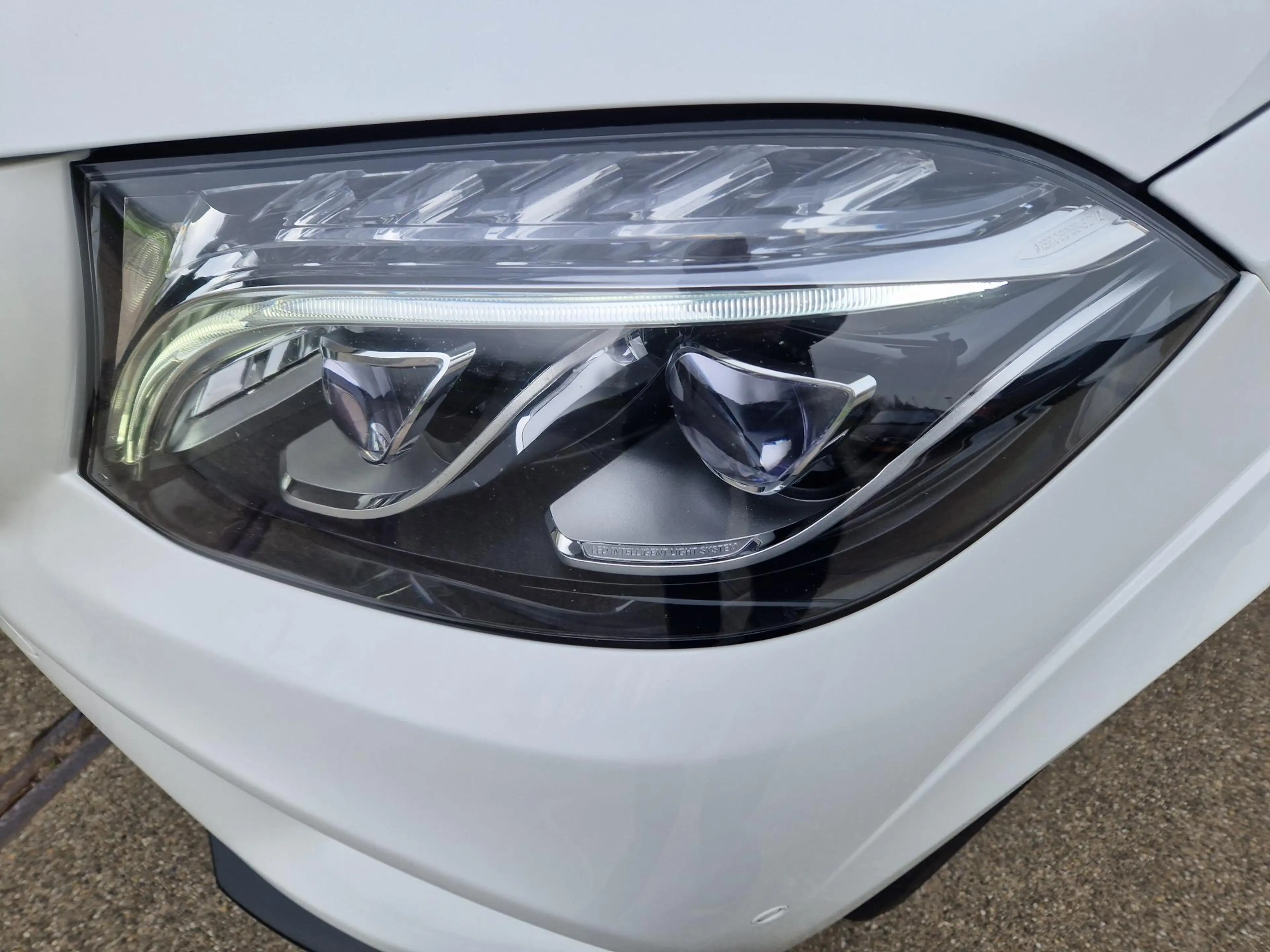 Mercedes-Benz GLS 500 4MATIC — photo 10