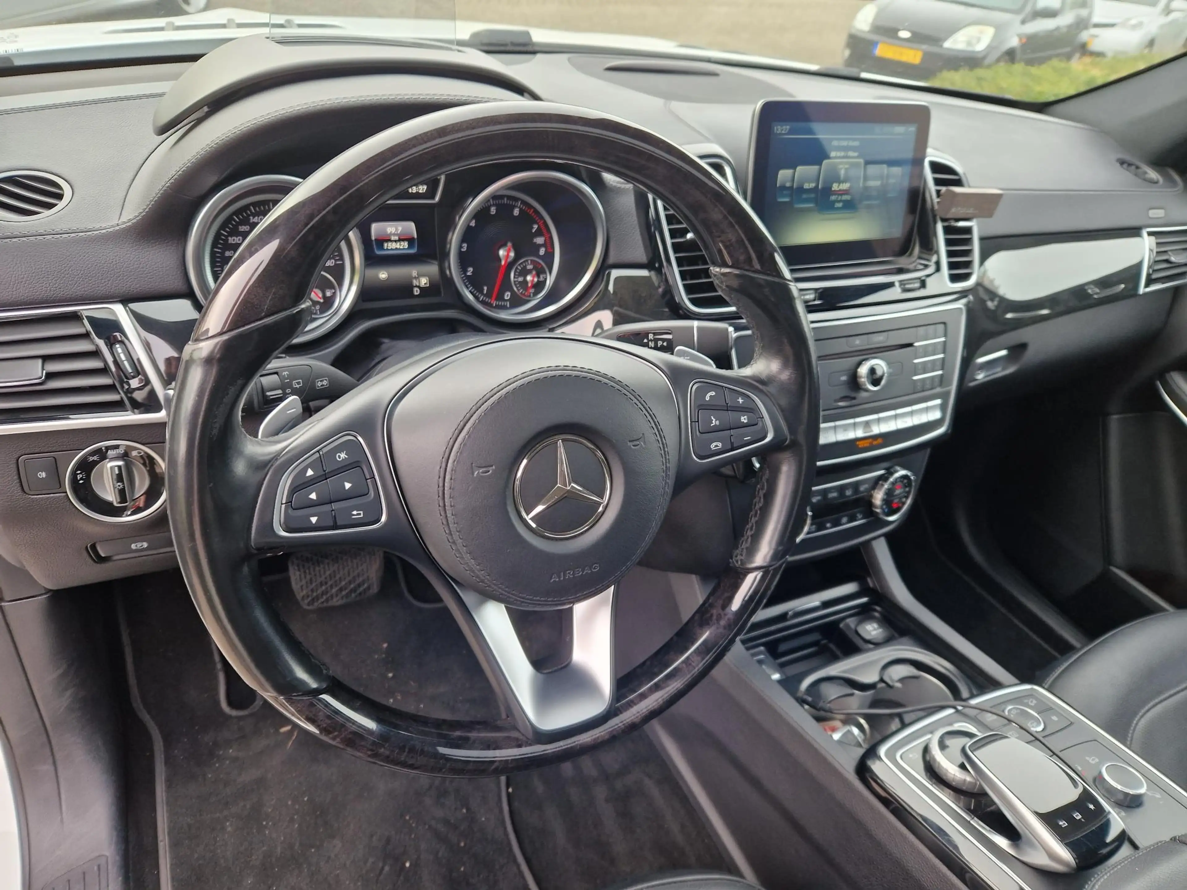 Mercedes-Benz GLS 500 4MATIC — photo 6