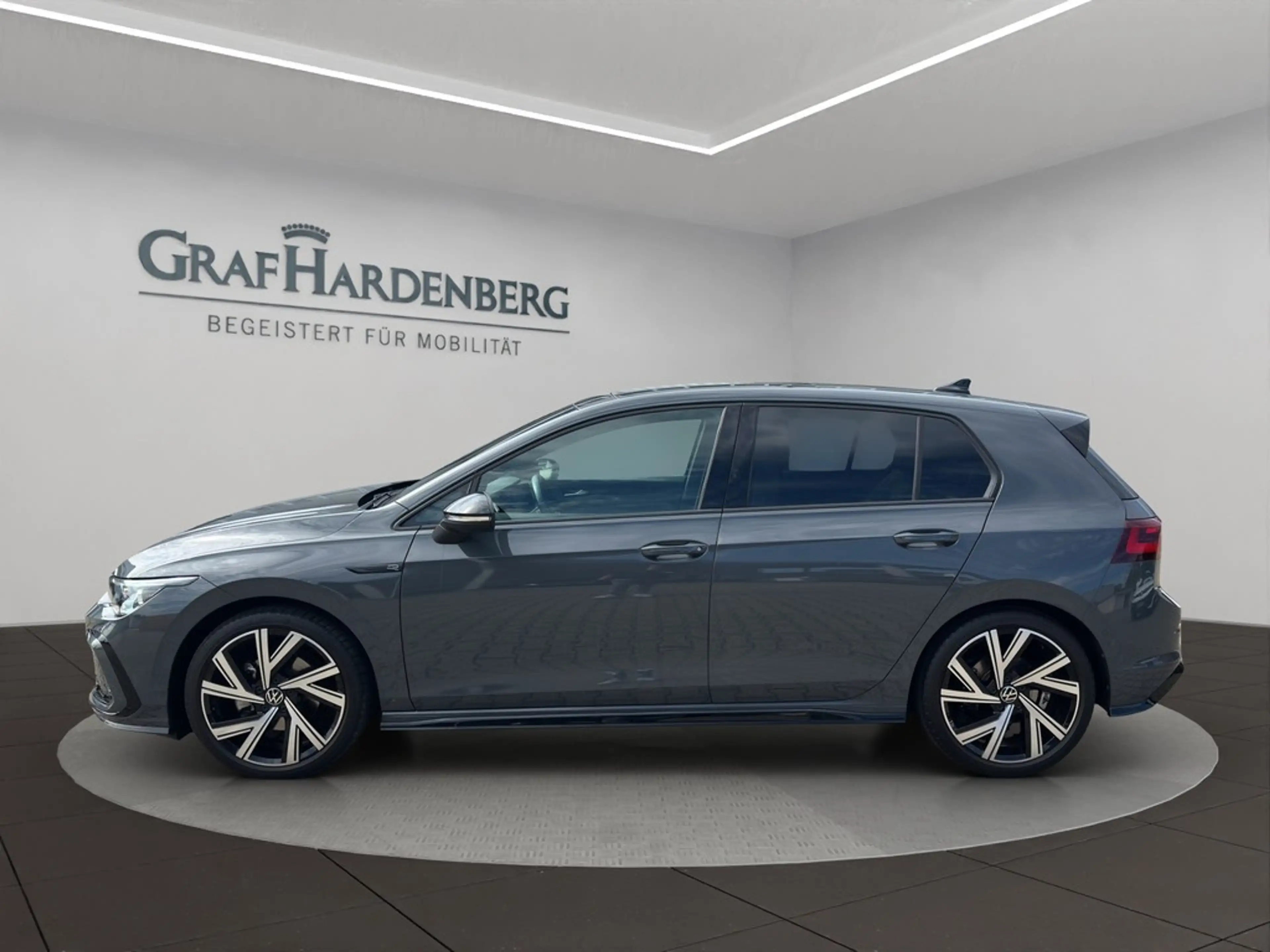 Volkswagen Golf R -Line 1.5 TSI DSG Black Style — photo 2
