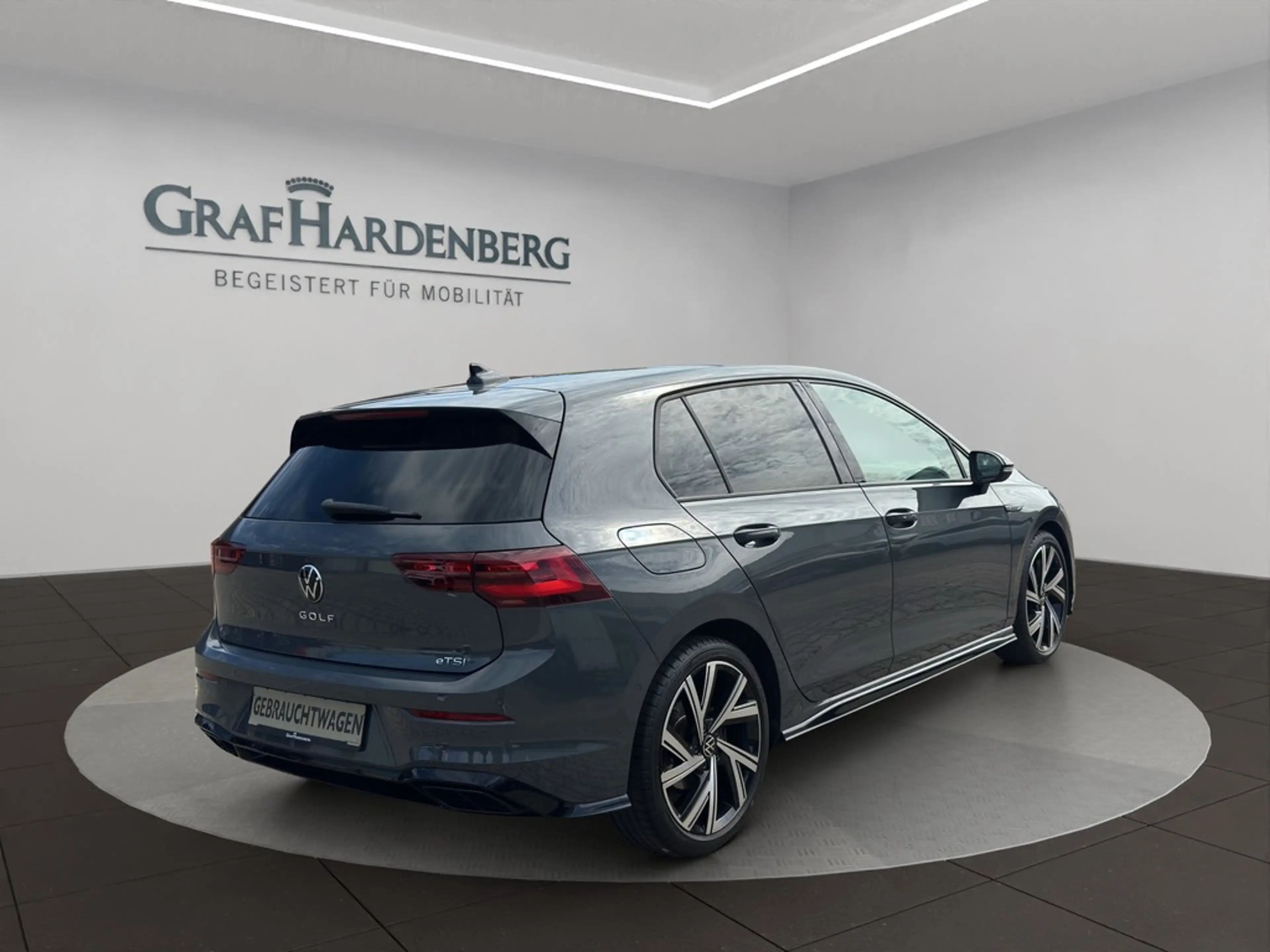 Volkswagen Golf R -Line 1.5 TSI DSG Black Style — photo 6