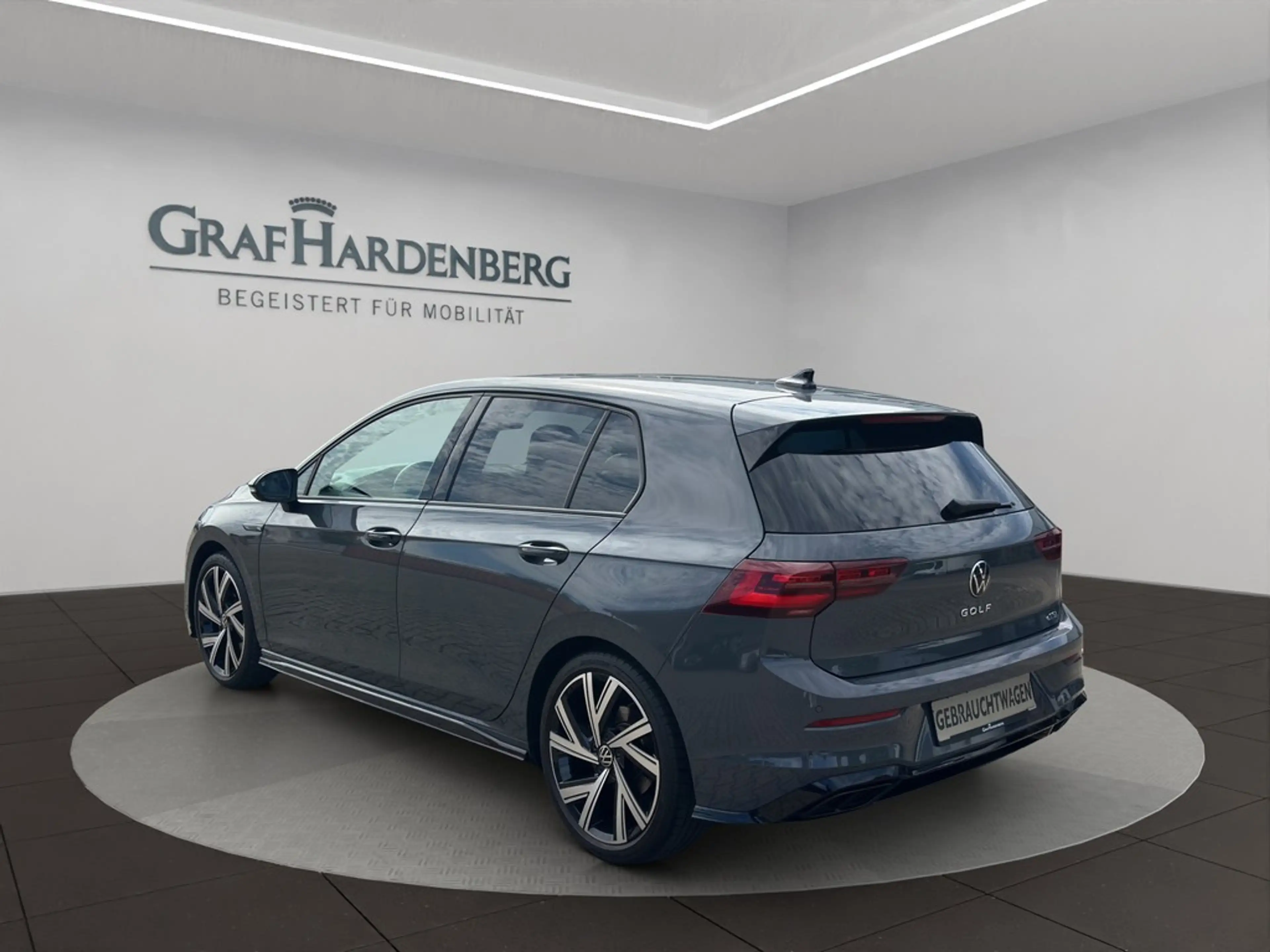 Volkswagen Golf R -Line 1.5 TSI DSG Black Style — photo 4