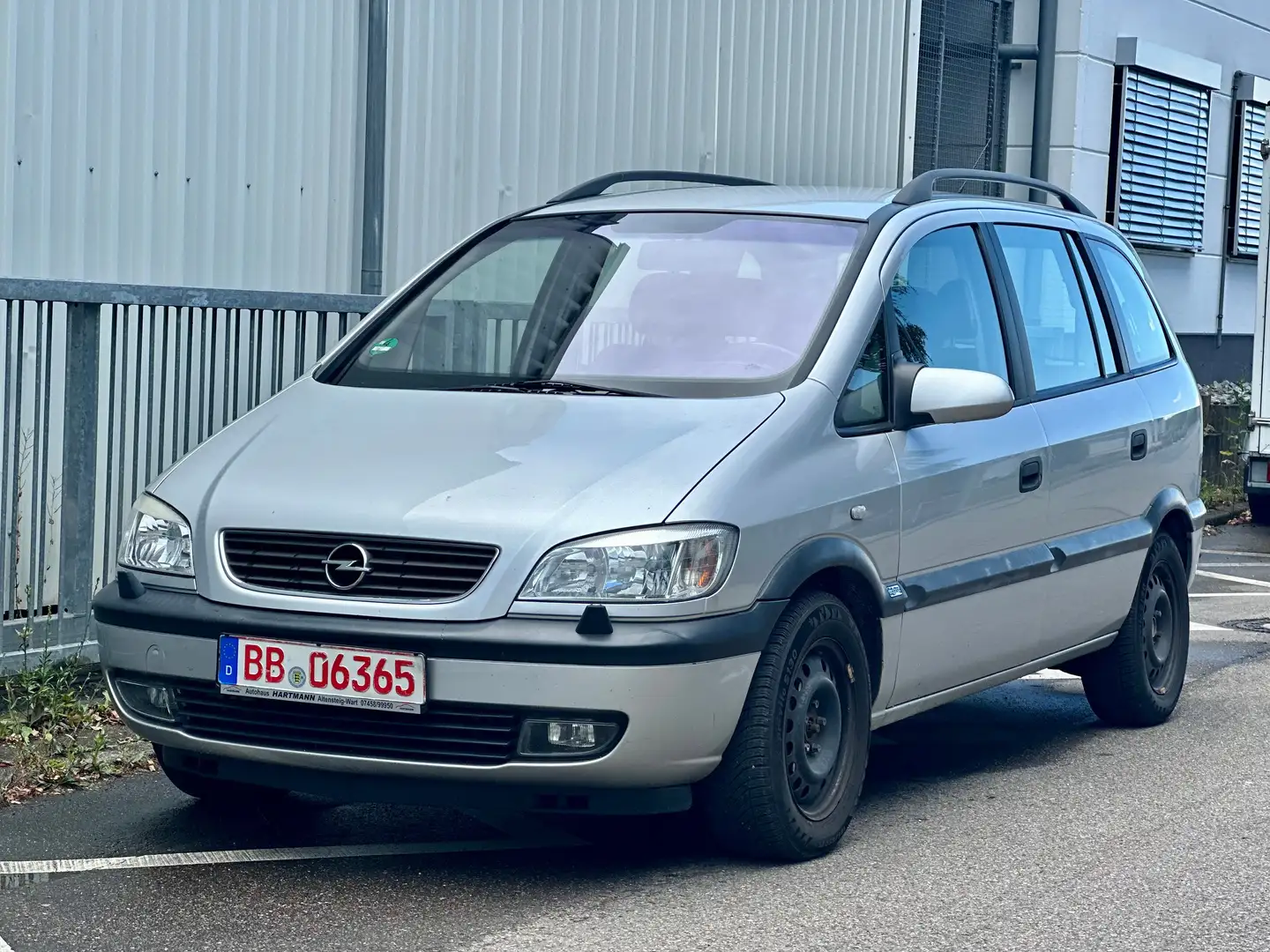 Opel Zafira 1.8+/ SITZER+TÜV+AHK+SHZ Grau - 1