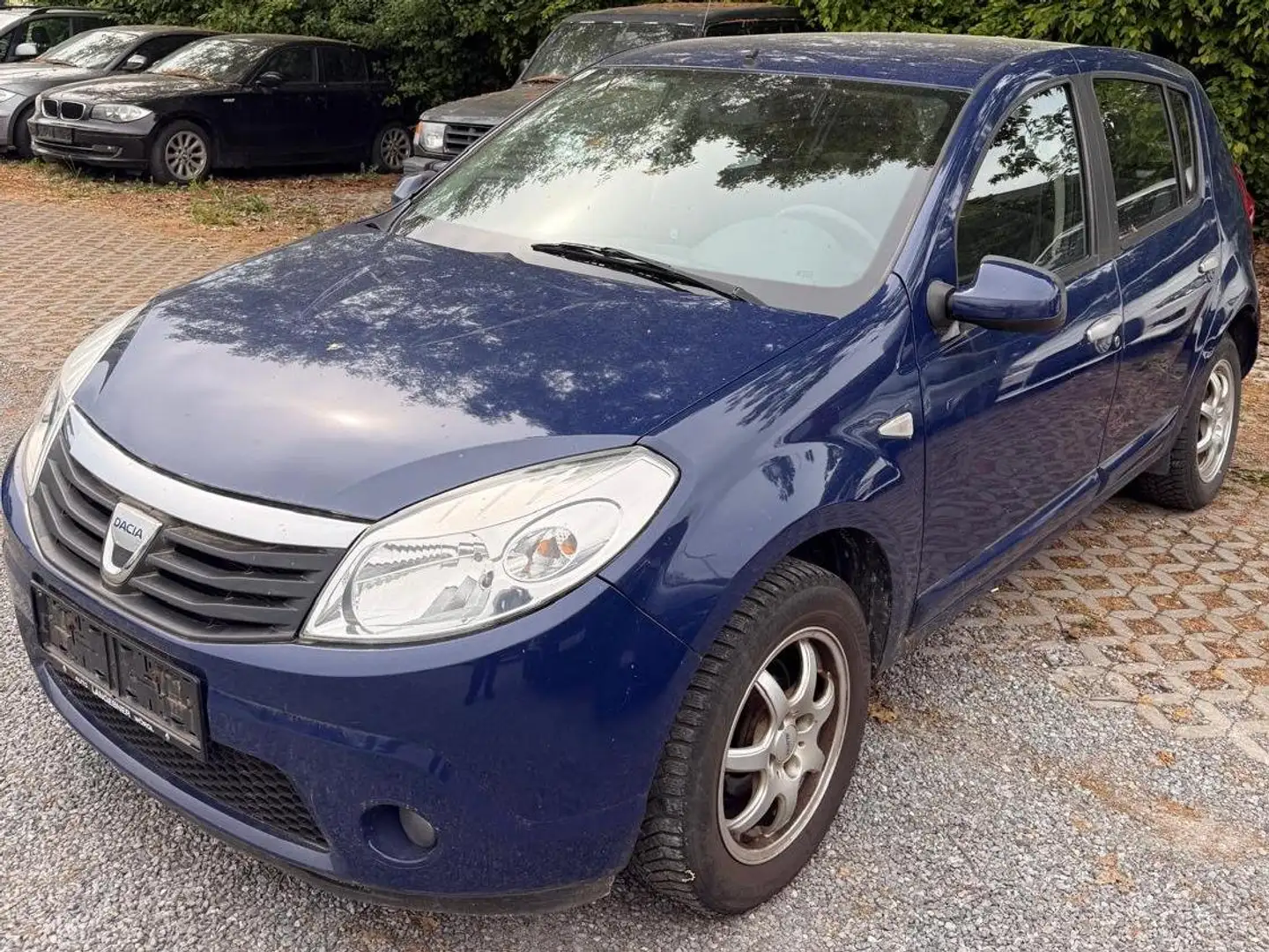 Dacia Sandero Laureat mit Klima Blau - 1