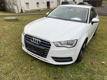 1.6 TDI (clean diesel) S tronic Attraction