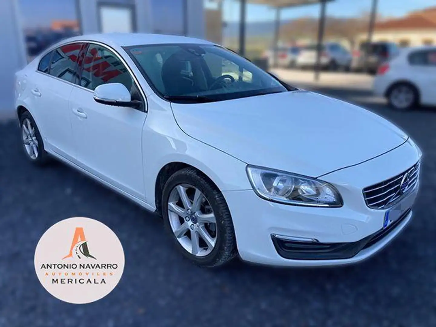 Volvo S60 D4 Momentum 190 Alb - 1