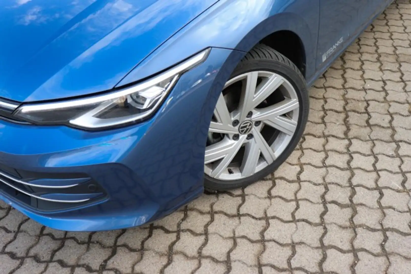 Volkswagen Golf Variant 1,5 l eTSI 7-Gang- DSG Style Klima Rückfahrkamera Blau - 2