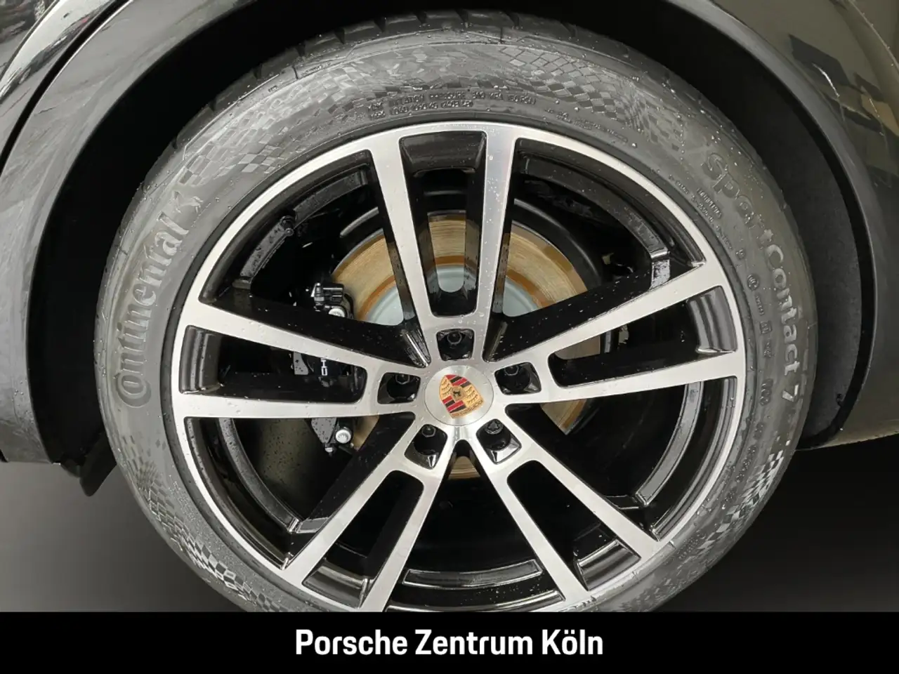 Porsche Cayenne GTS Clubleder HA-Lenkung InnoDrive BOSE 11