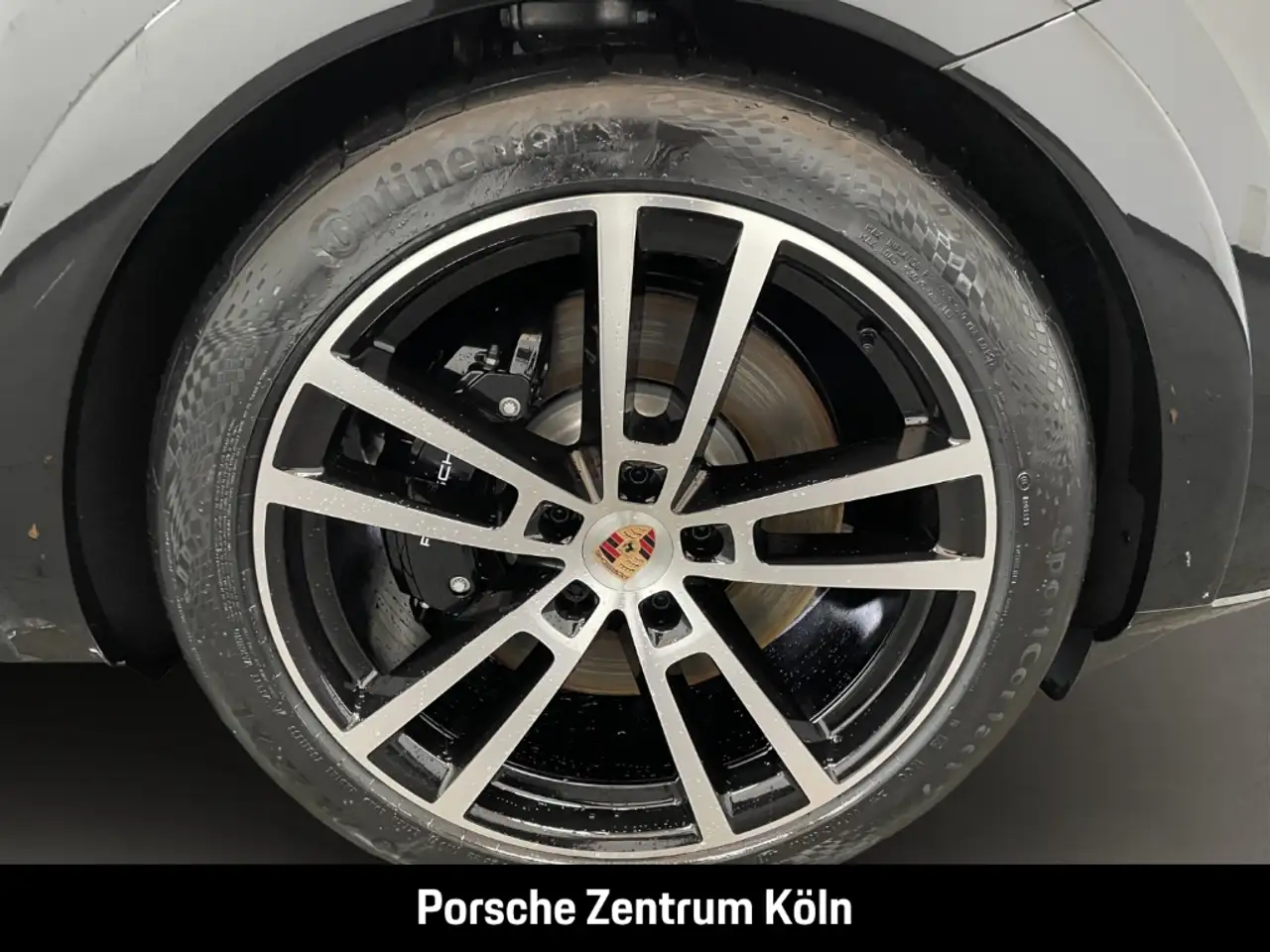 Porsche Cayenne GTS Clubleder HA-Lenkung InnoDrive BOSE 9