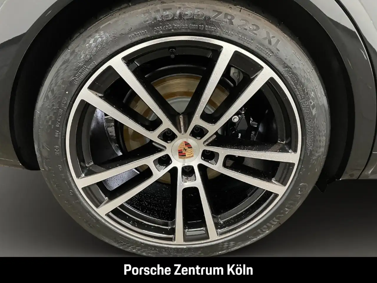 Porsche Cayenne GTS Clubleder HA-Lenkung InnoDrive BOSE 10