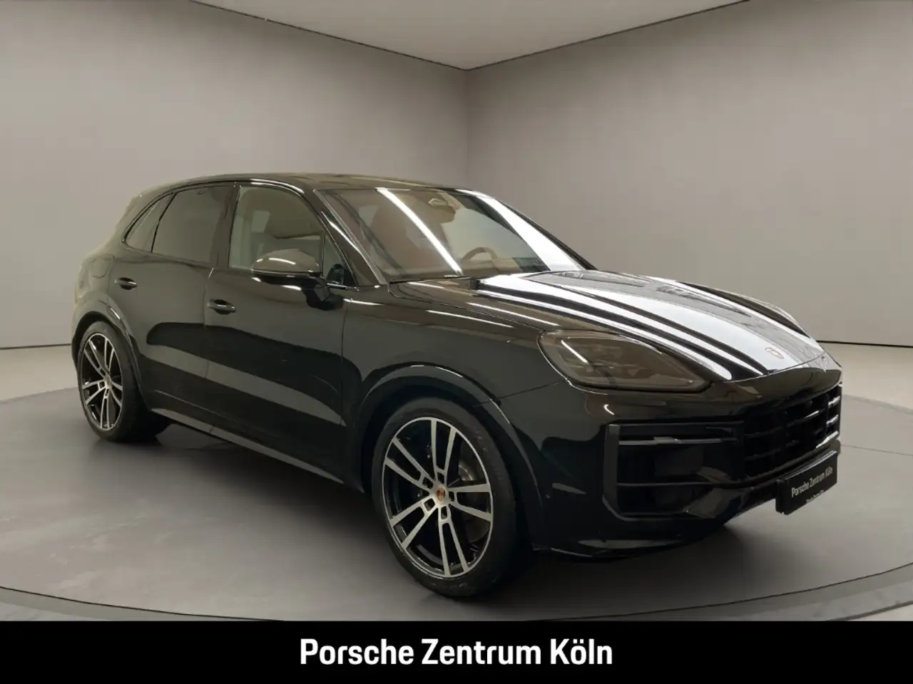 Porsche Cayenne GTS Clubleder HA-Lenkung InnoDrive BOSE 7