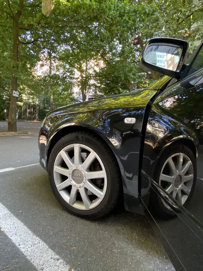 Audi A4 Avant 2.5 TDI Schwarz - 2