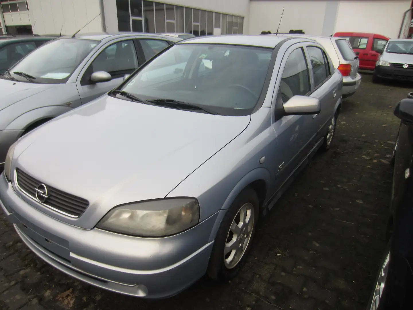 Opel Astra Basis Plateado - 2