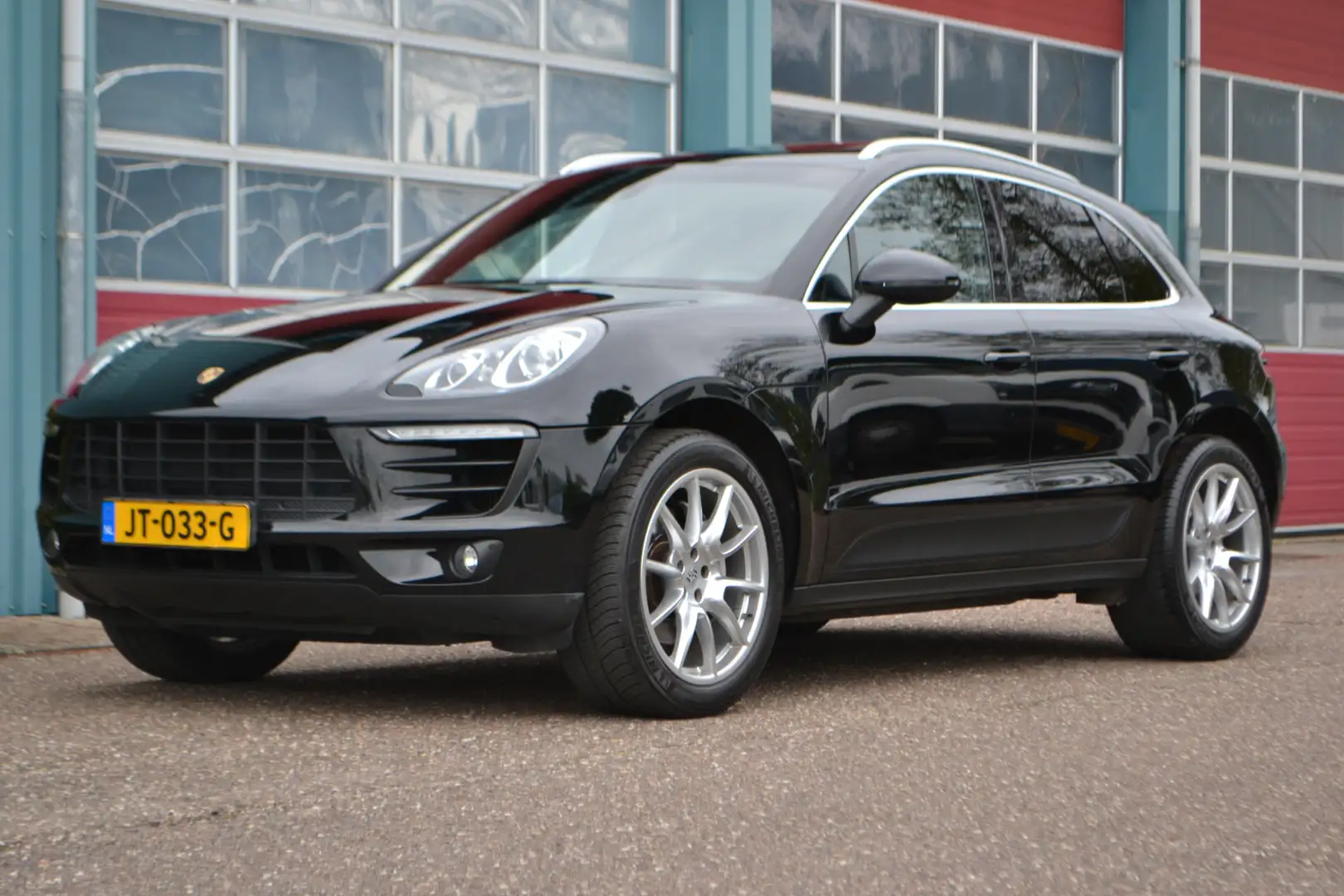 Porsche Macan 3.0 S Zwart - 1