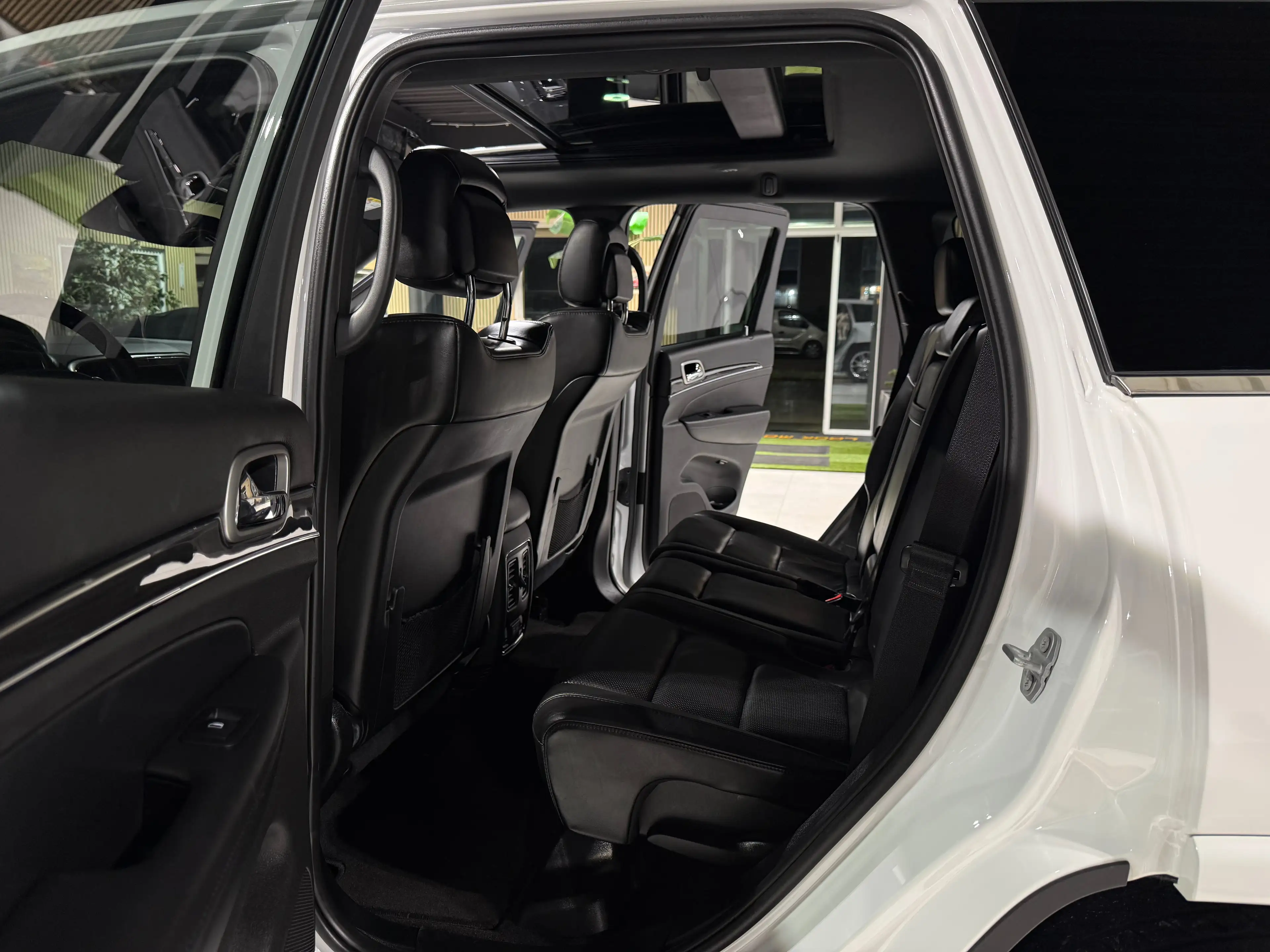 Jeep Grand Cherokee 3.0 V6 TD Overland AUTO CUIR SUSPENSION DISTRONIC PANO FULL FULL — photo 9