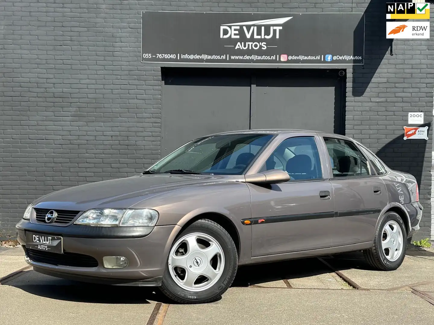 Opel Vectra 1.6i-16V Pearl | Elek Ramen | Trekhaak | Stuurbek Maro - 1