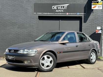 Opel Vectra 1.6i-16V Pearl | Elek Ramen | Trekhaak | Stuurbek