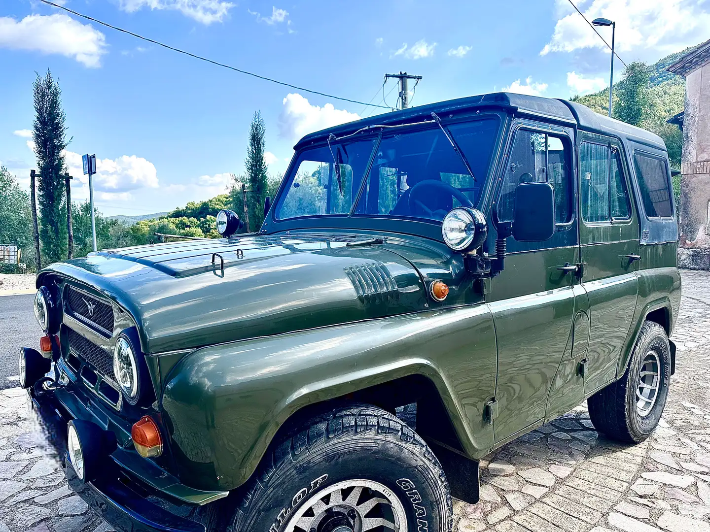 UAZ 469 469 2.5 Explorer autocarro Grün - 1