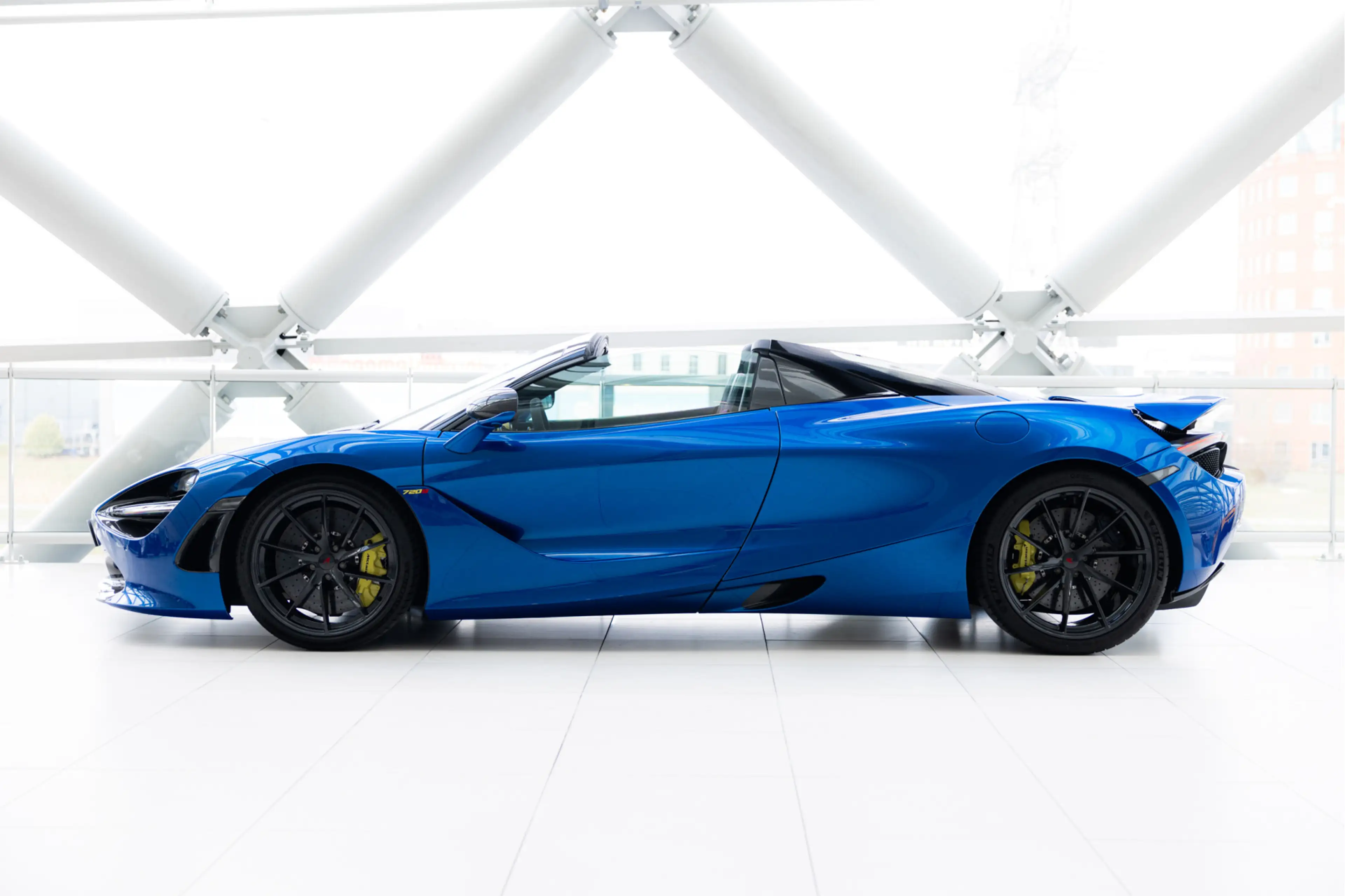 McLaren 720S Spider 4.0 V8 Performance | Volcano Blue | Buckets — photo 7