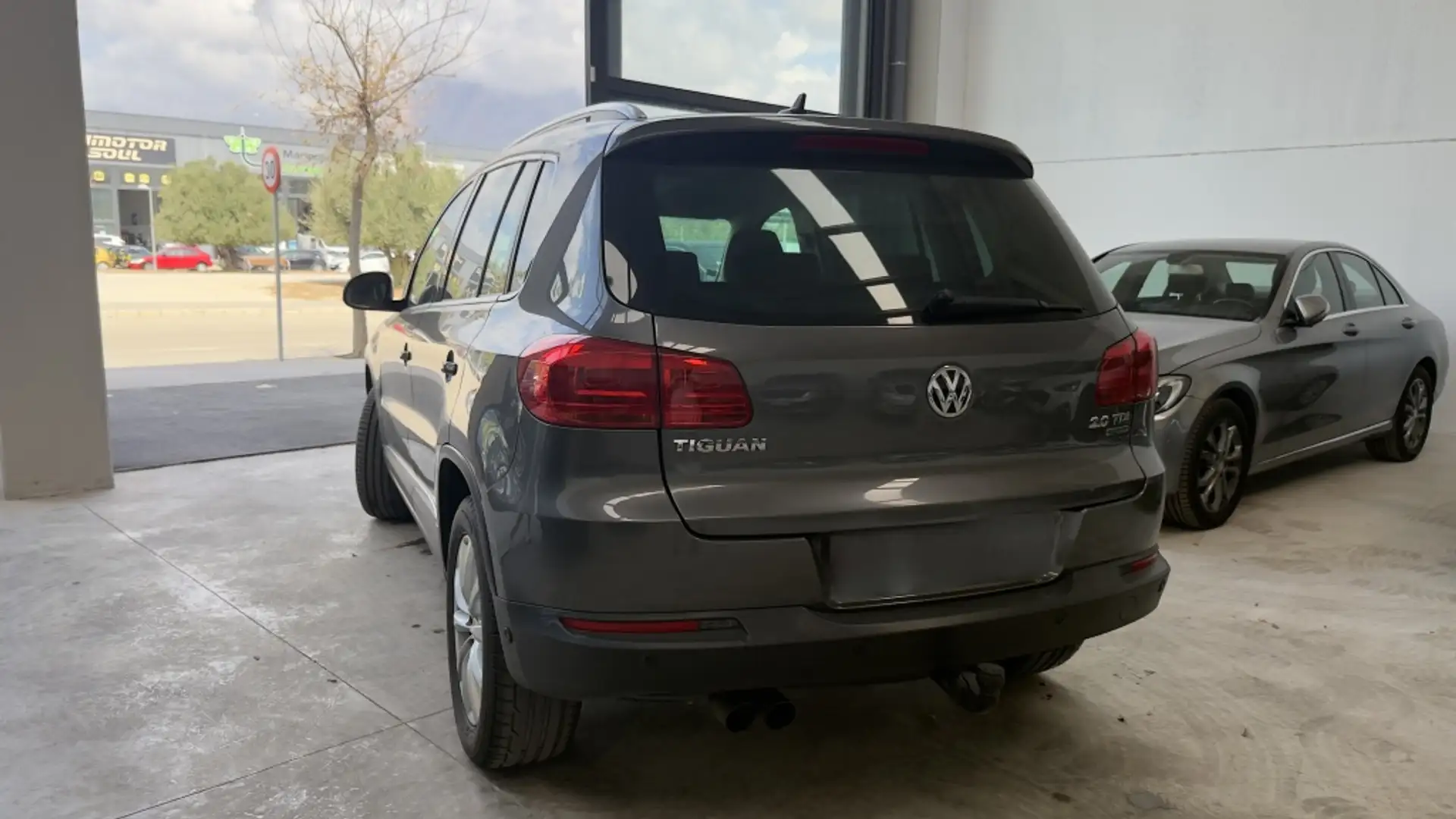 Volkswagen Tiguan 2.0TDI BMT T1 Sport 4x2 140 Gris - 2