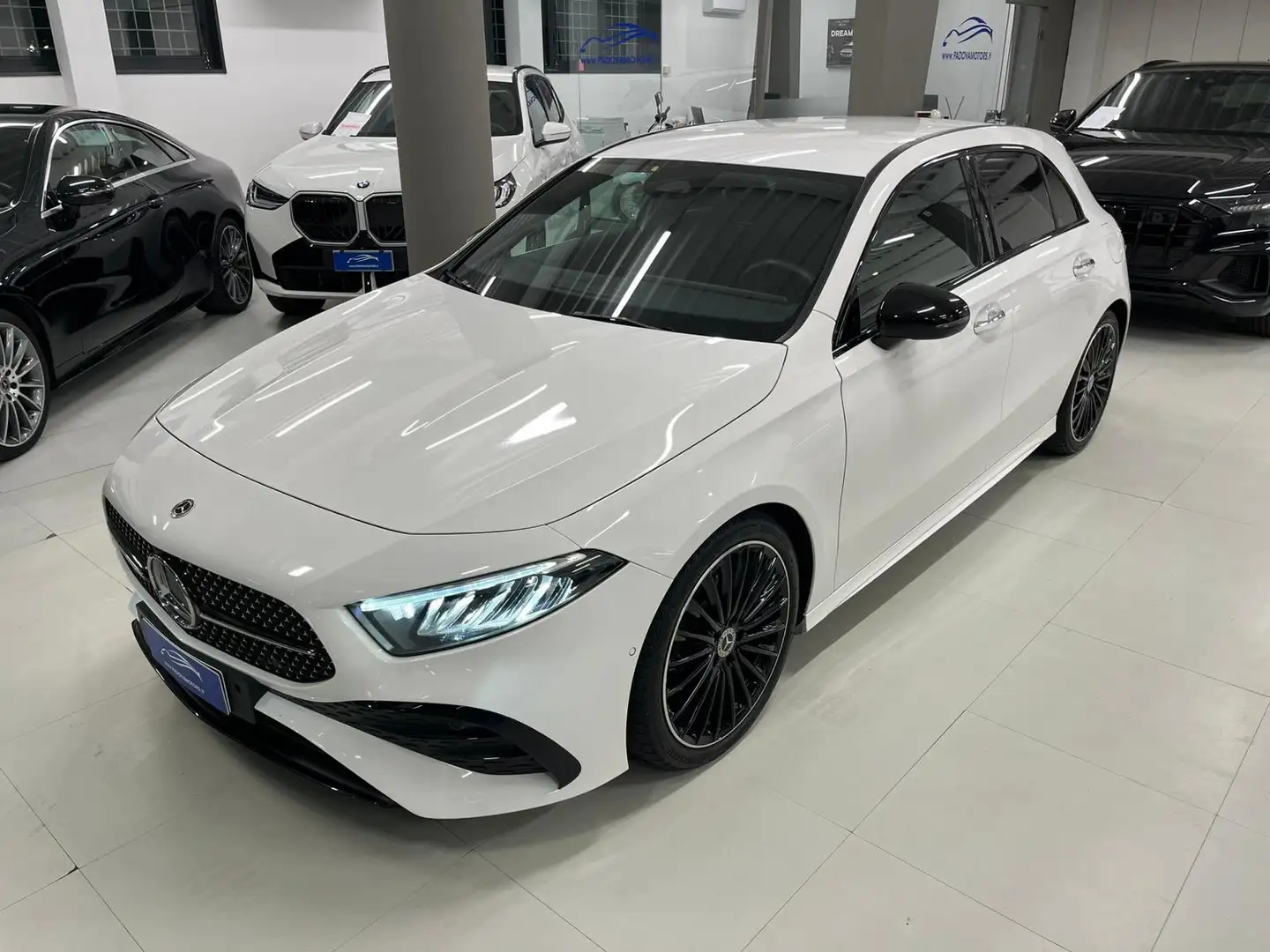 Mercedes-Benz A 180 d 116cv Automatica Premium Plus AMG MY2024 Blanc - 1