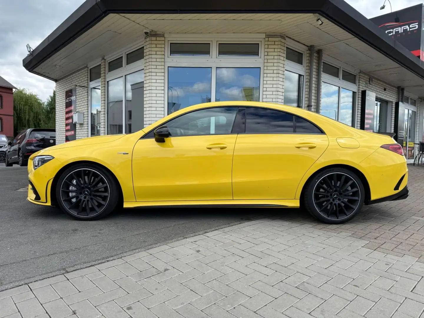 Mercedes-Benz CLA 35 AMG 4M KAMERA AMG DYNAMIC MBUX ACC Žlutá - 2
