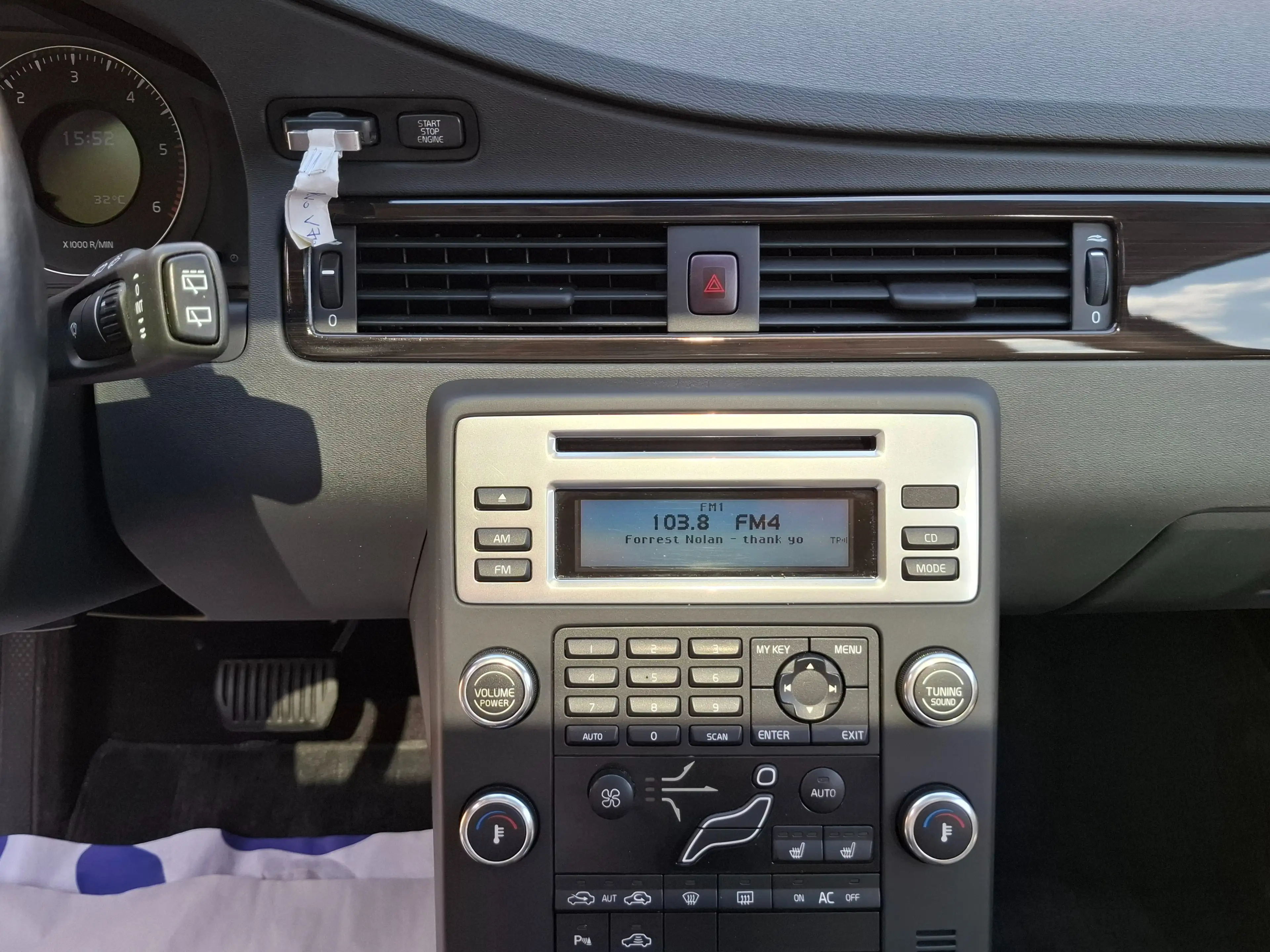 Volvo V70 Momentum 1.Besitz+Leder+SD+Service lückenlos — photo 12