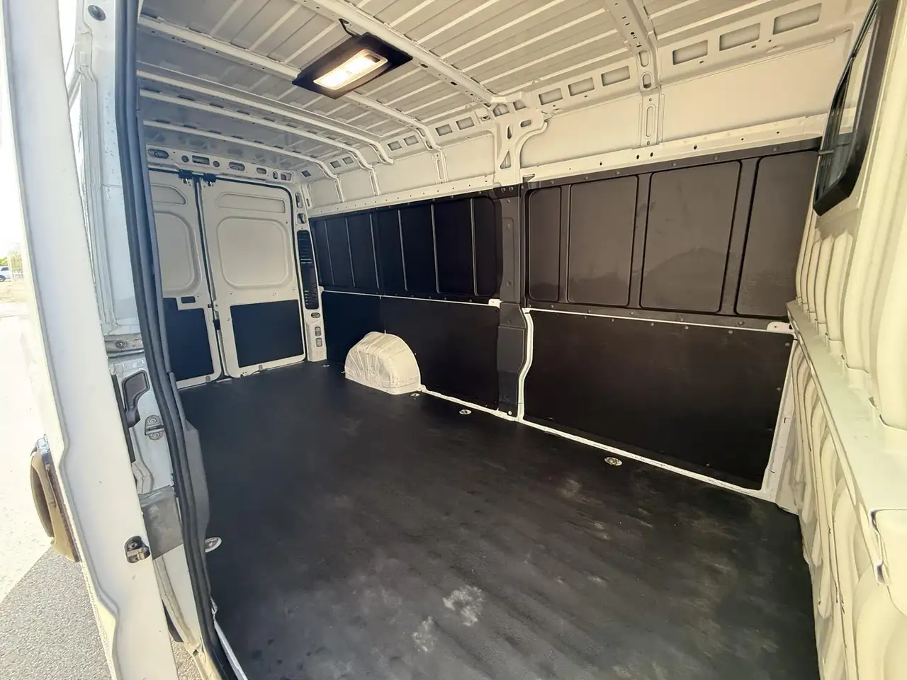 RAM ProMaster 3500 снимка RAM ProMaster 3500