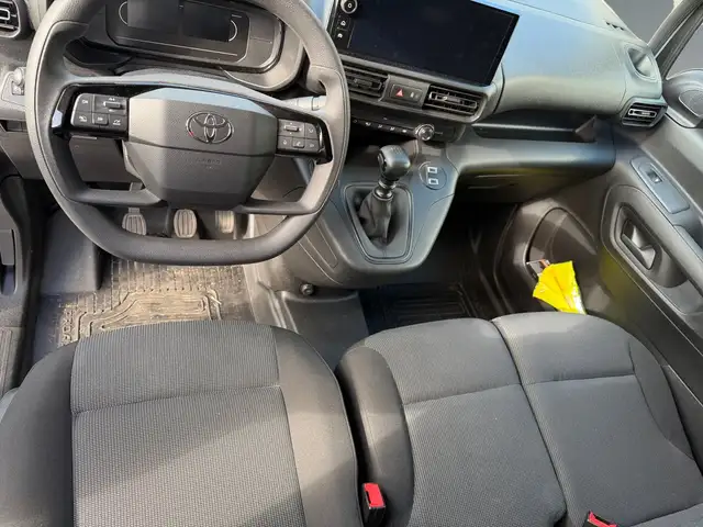 Toyota Proace City view 11