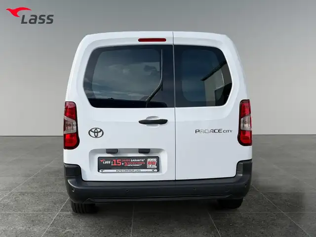 Toyota Proace City view 5